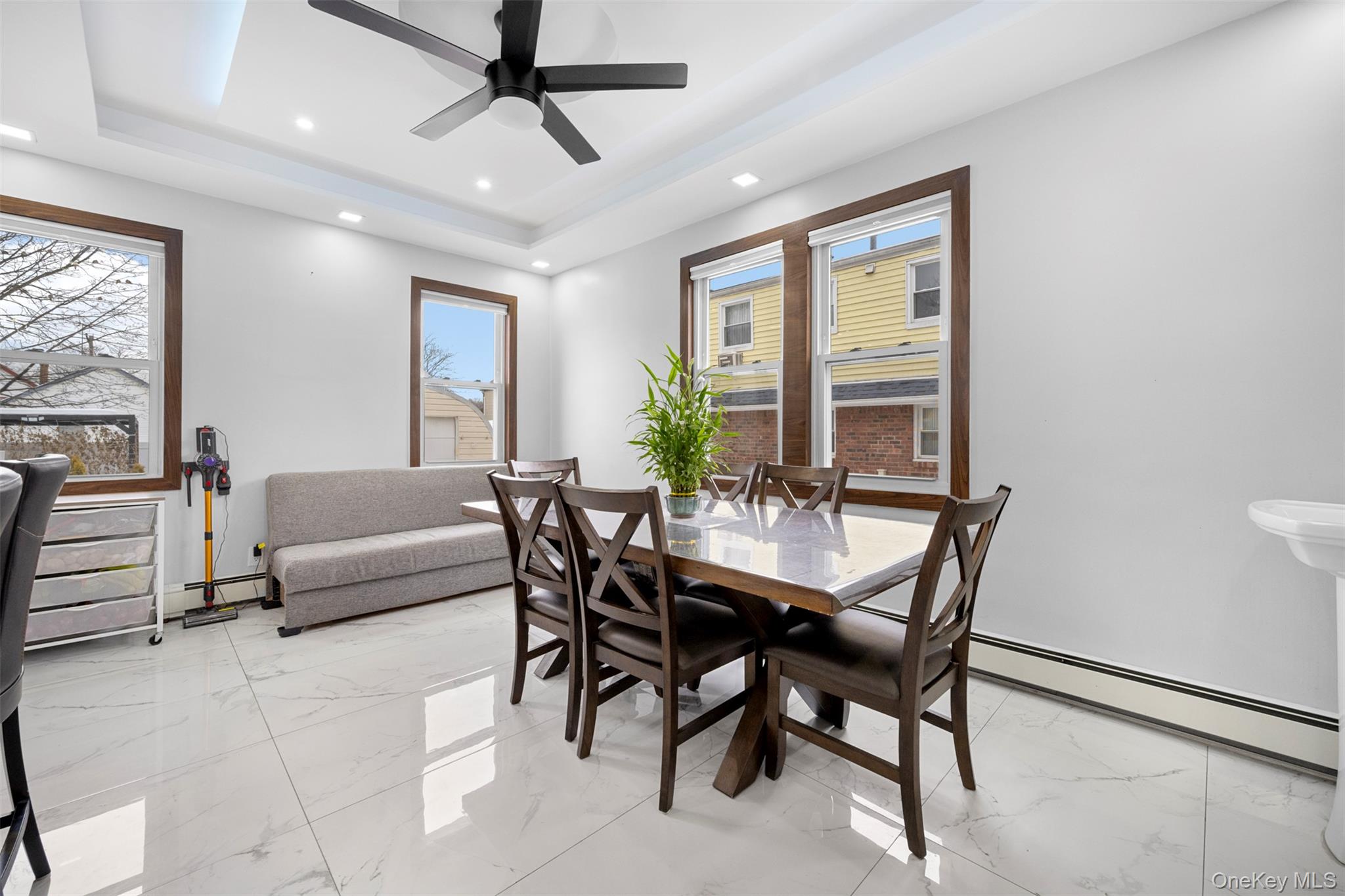 #14 photo, 35 Barwick Street, מחוז נסאו Floral Park , NY 11001