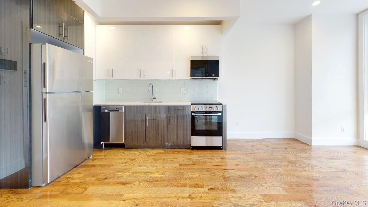 #9 photo, 138-28 Queens Boulevard, Briarwood , NY 11435