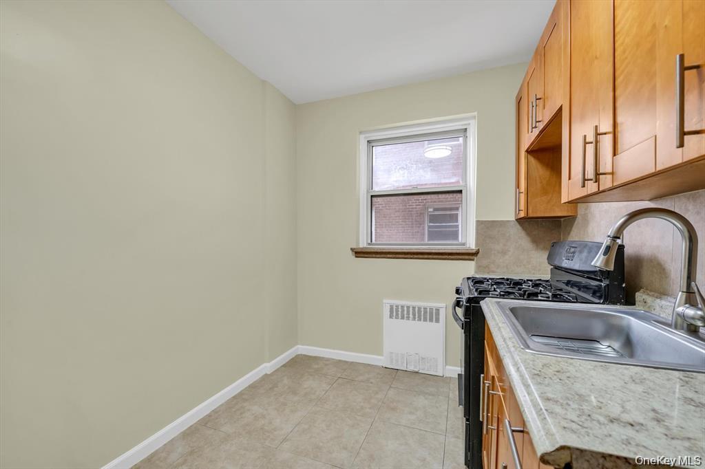 #8 photo, 6360 102nd Street, Куинс ‖ Rego Park , NY 11374