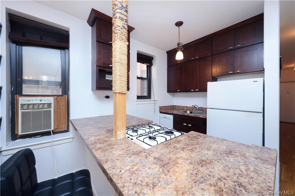 #7 photo, 2090 Madison Avenue, New York (Manhattan) , NY 10037