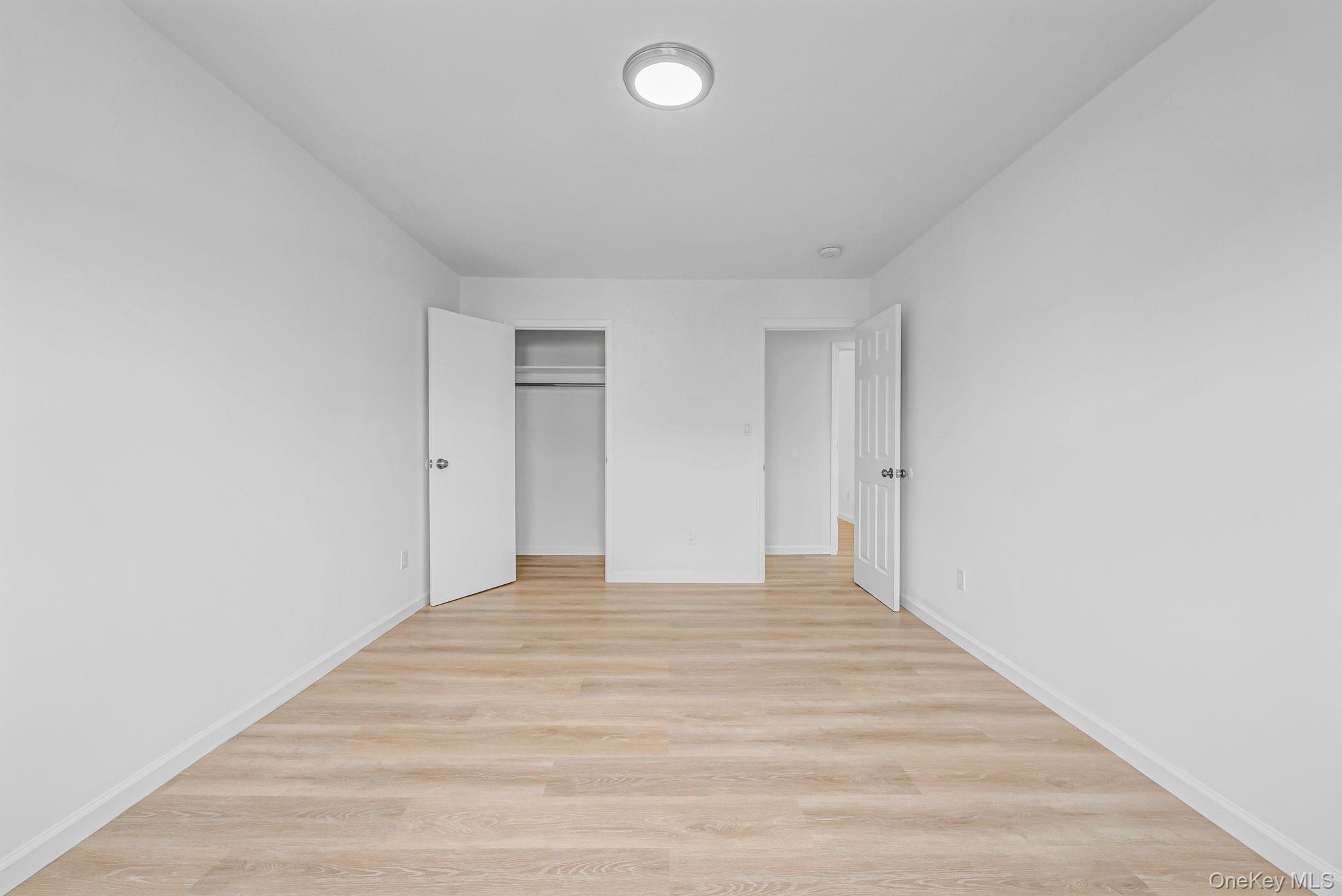 #11 photo, 54 Evergreen Street, מחוז סאפוק West Babylon , NY 11704