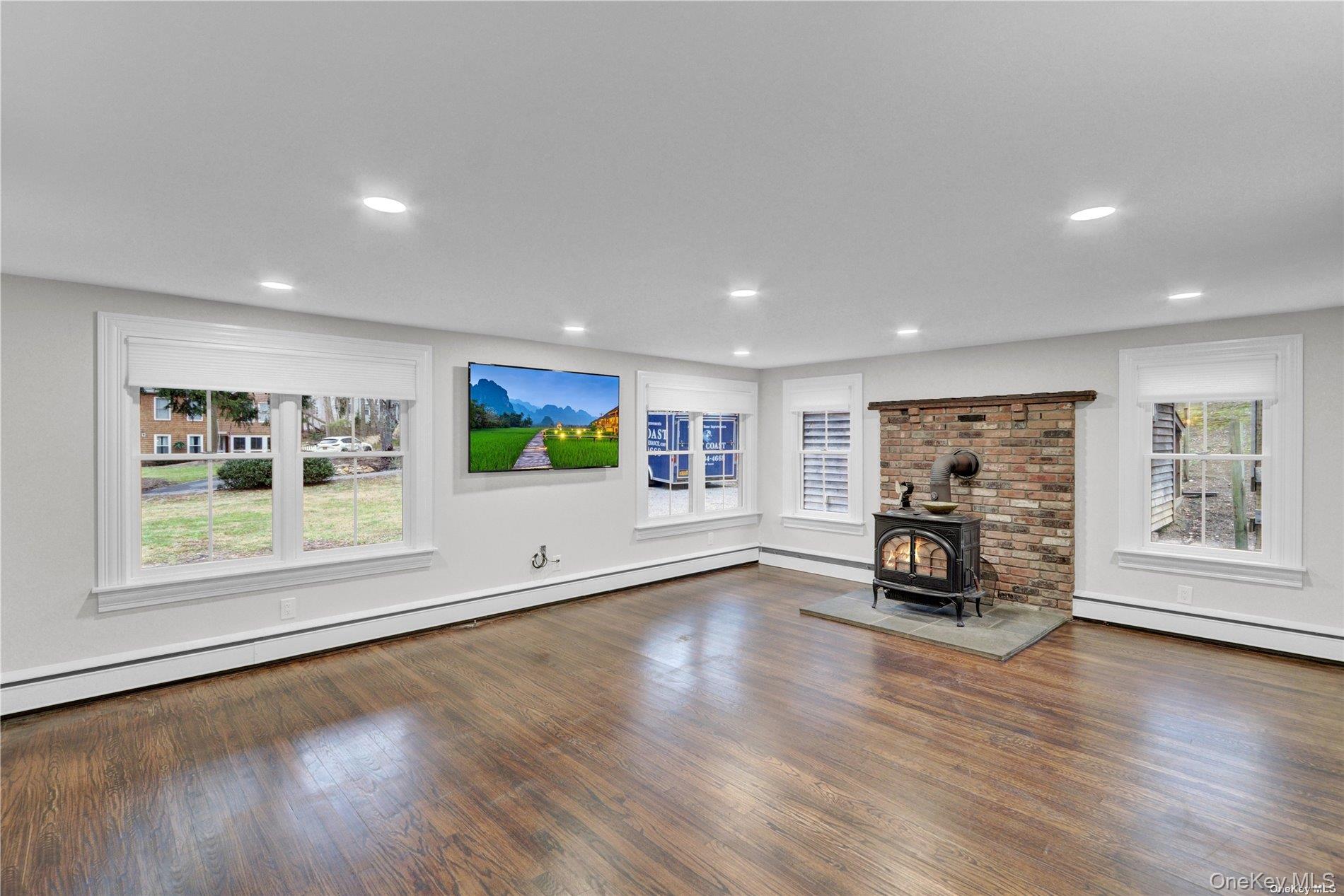 #10 photo, 42 Blydenburgh Lane, Stony Brook , NY 11790