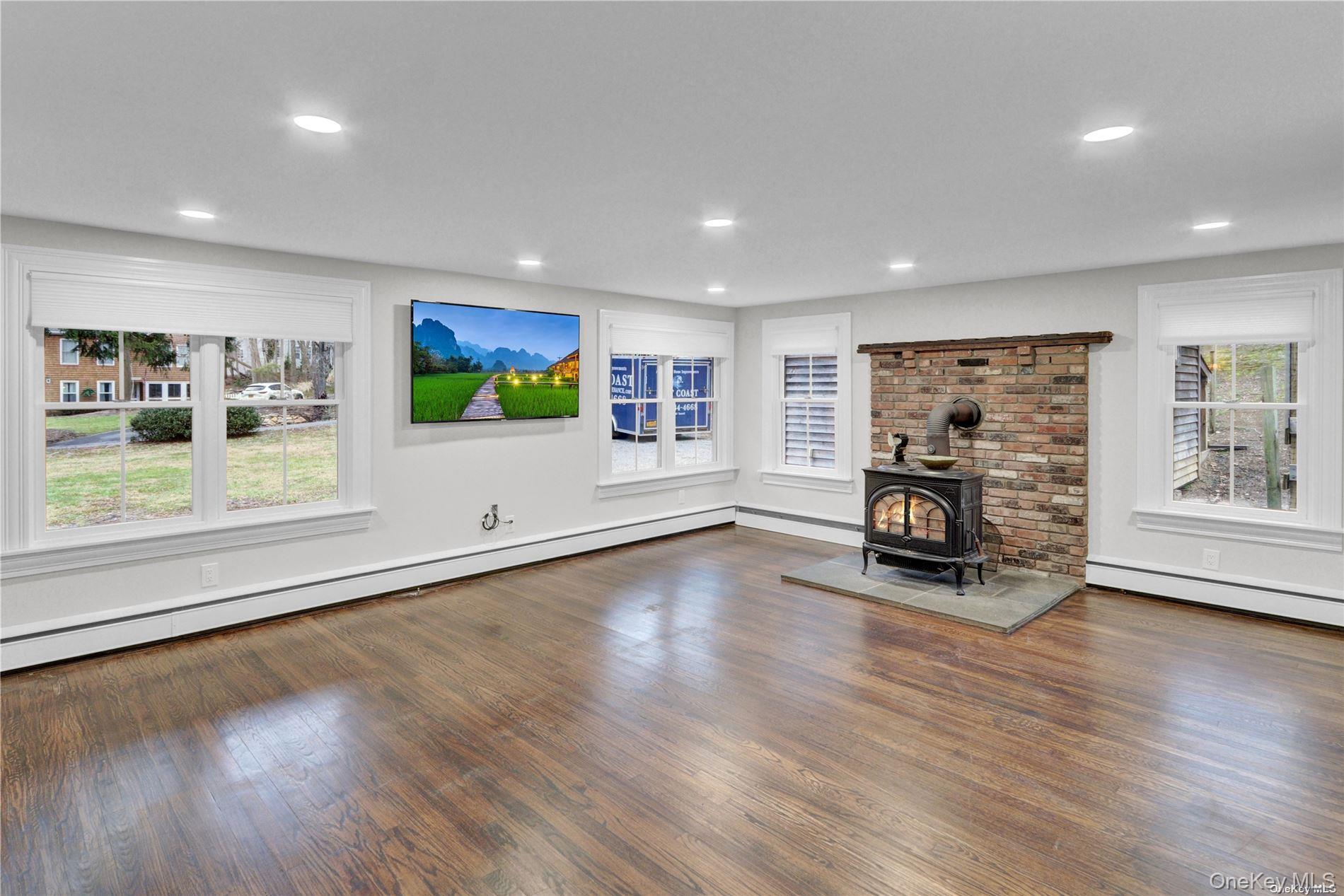 #7 photo, 42 Blydenburgh Lane, Stony Brook , NY 11790