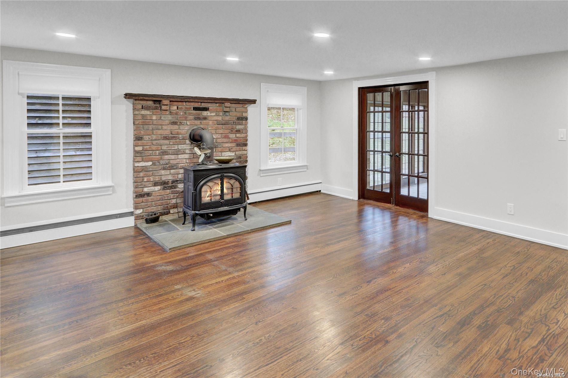 #8 photo, 42 Blydenburgh Lane, Stony Brook , NY 11790