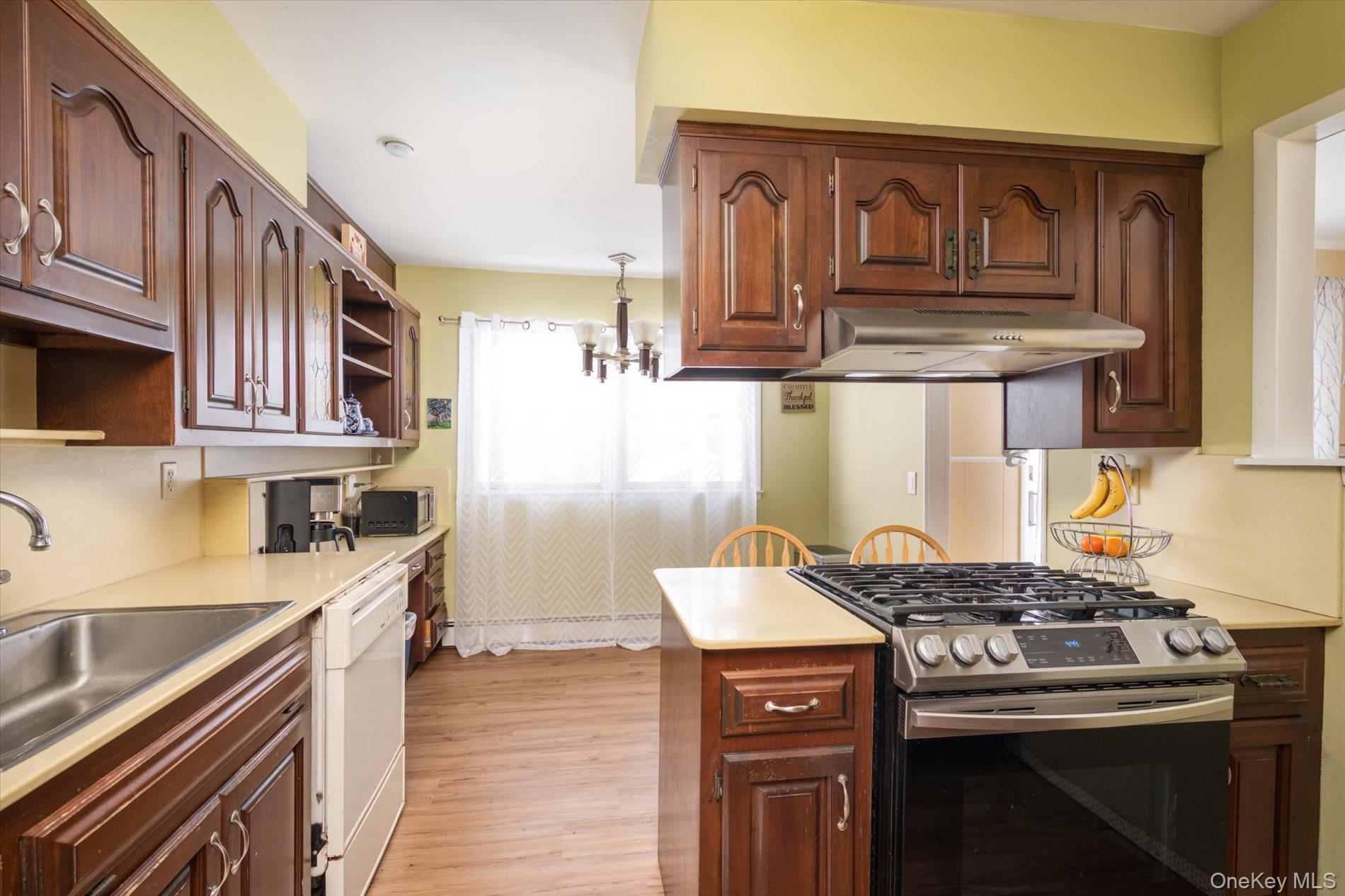 #8 photo, 49 Laurel Street, 롱 아일랜드 Northport , NY 11768