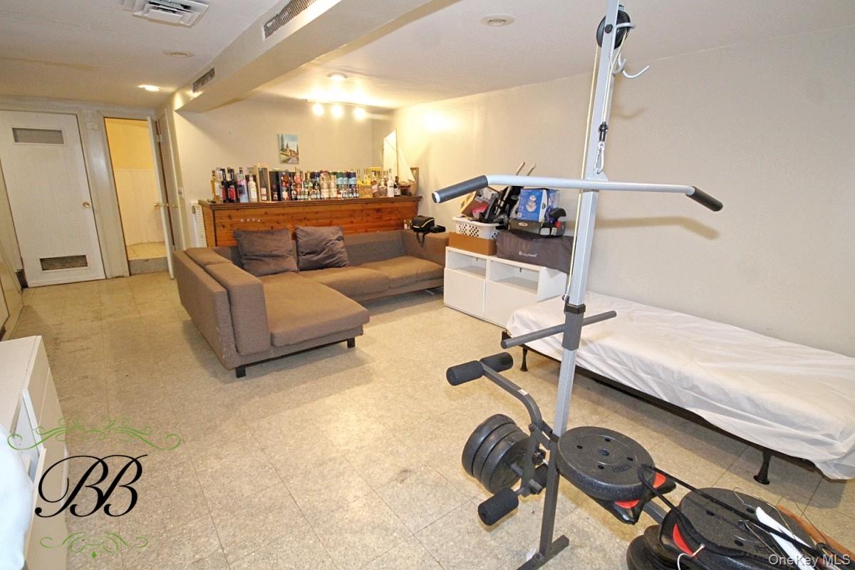 #16 photo, 2534 Ralph Avenue, Бруклин ‖ Brooklyn , NY 11234