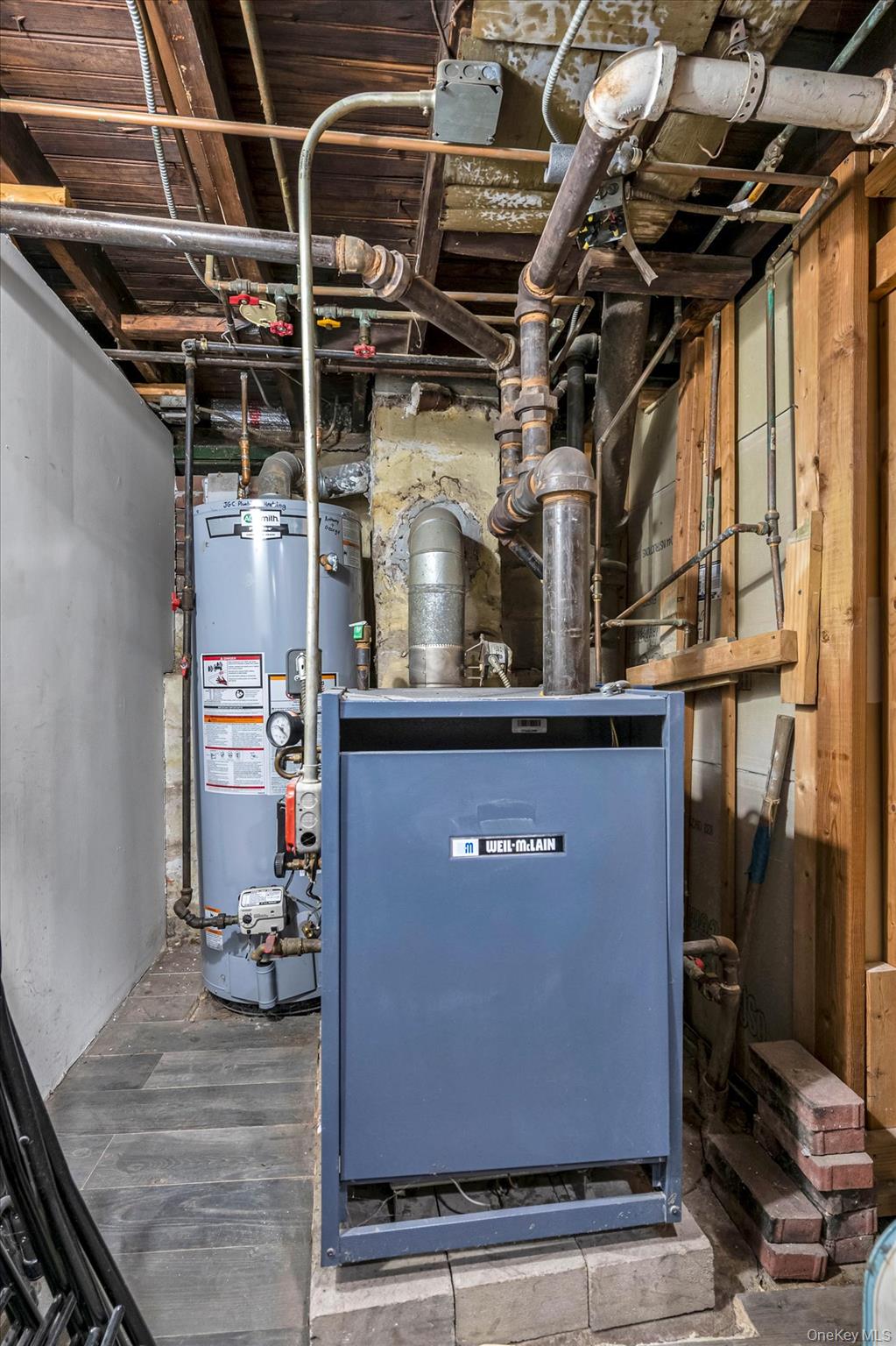 #13 photo, 42-28 189th Street, Flushing , NY 11358