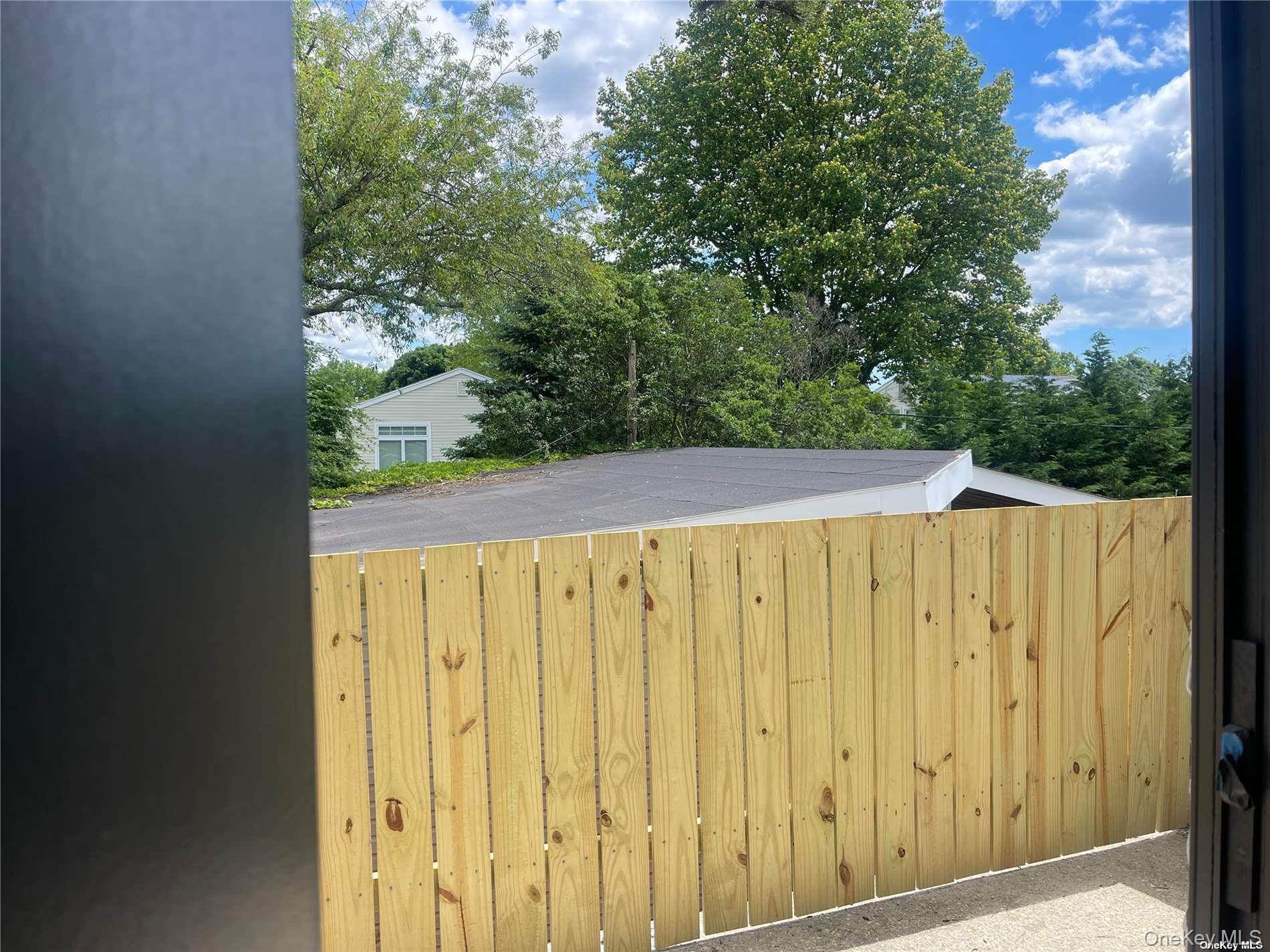 #11 photo, 1909 Bellmore Avenue, 롱 아일랜드 North Bellmore , NY 11710