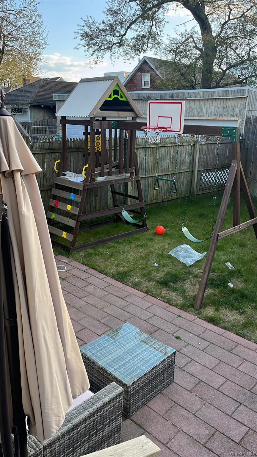 #11 photo, 167 Beach 3rd Street, কুইন্‌স Far Rockaway , NY 11691