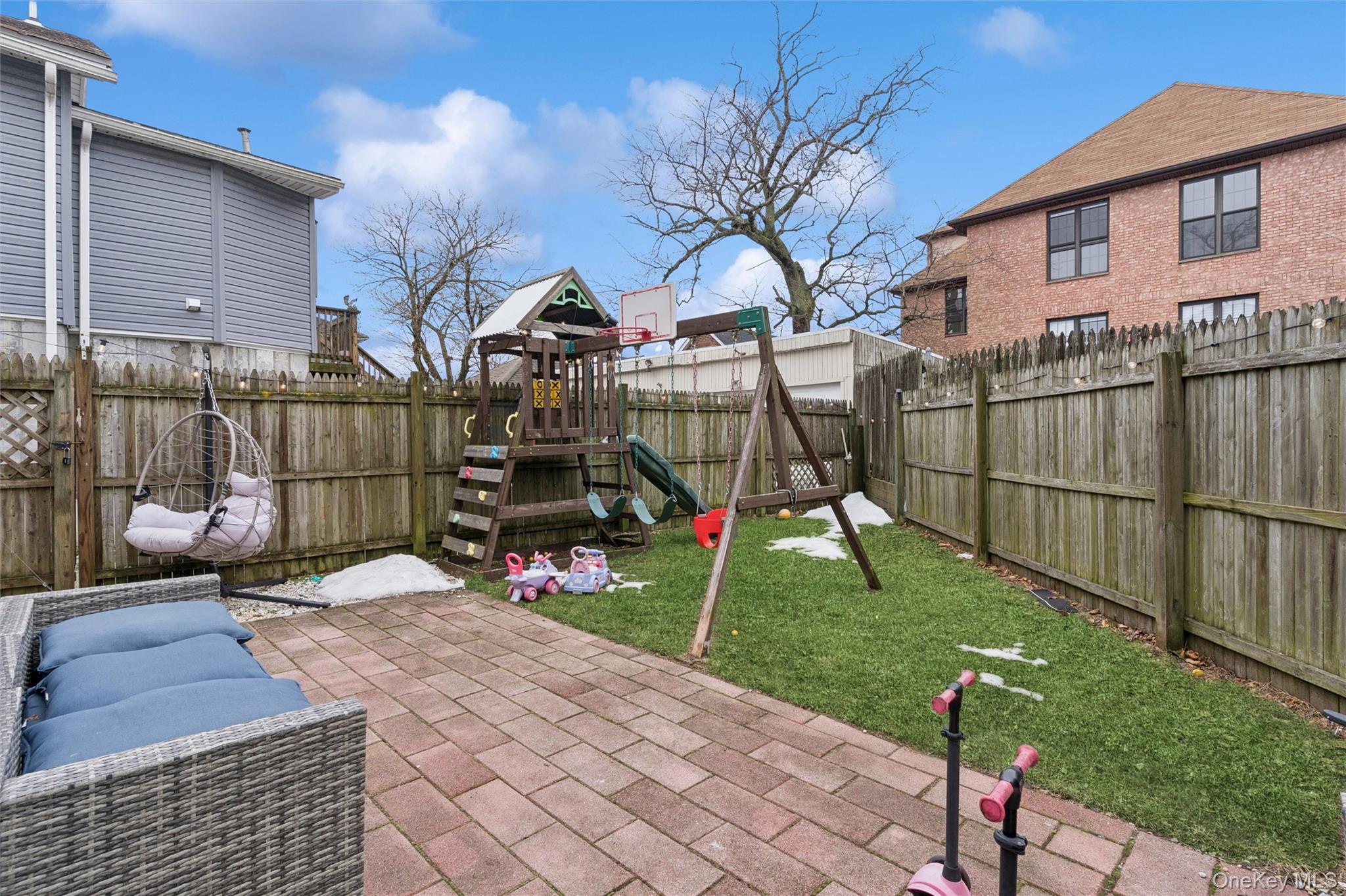 #16 photo, 167 Beach 3rd Street, Far Rockaway , NY 11691