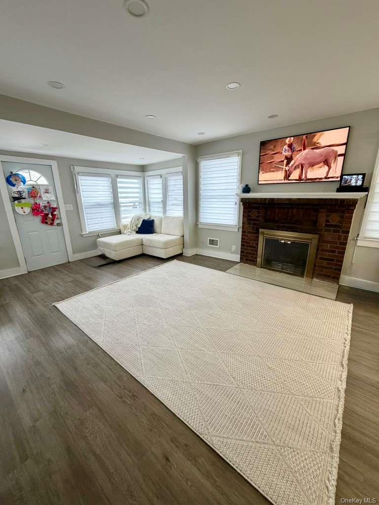 #2 photo, 167 Beach 3rd Street, কুইন্‌স Far Rockaway , NY 11691