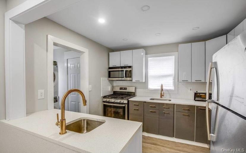 #4 photo, 167 Beach 3rd Street, কুইন্‌স Far Rockaway , NY 11691