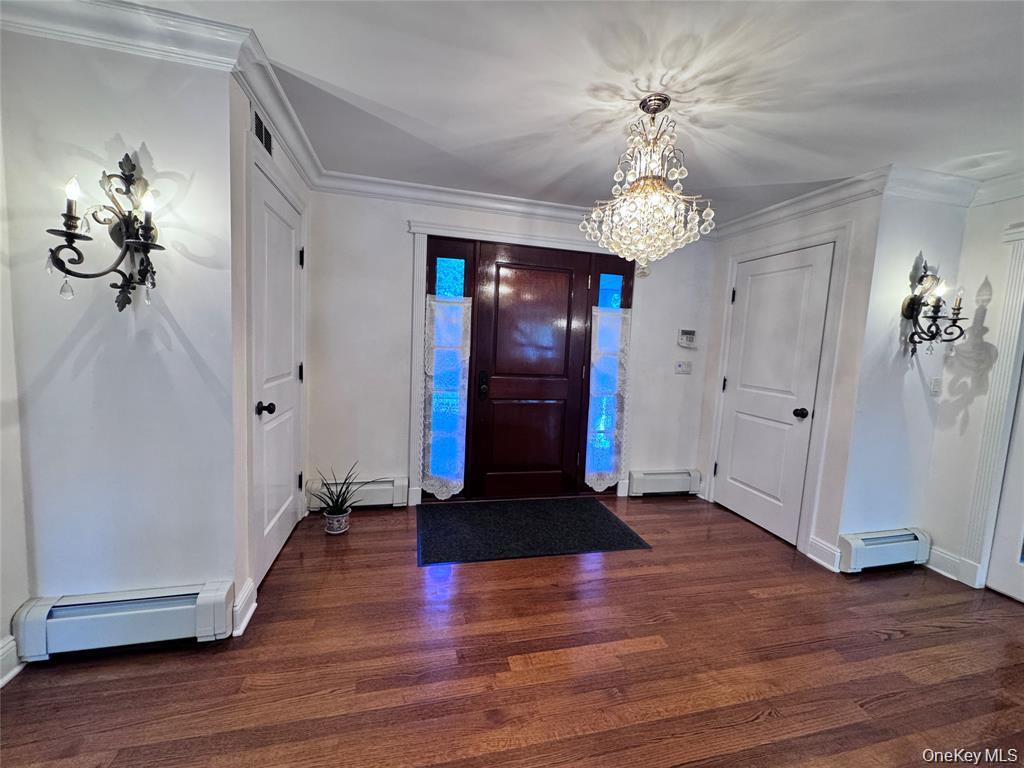 #12 photo, 35 Moss Lane, नासाउ काउंटी Jericho , NY 11753