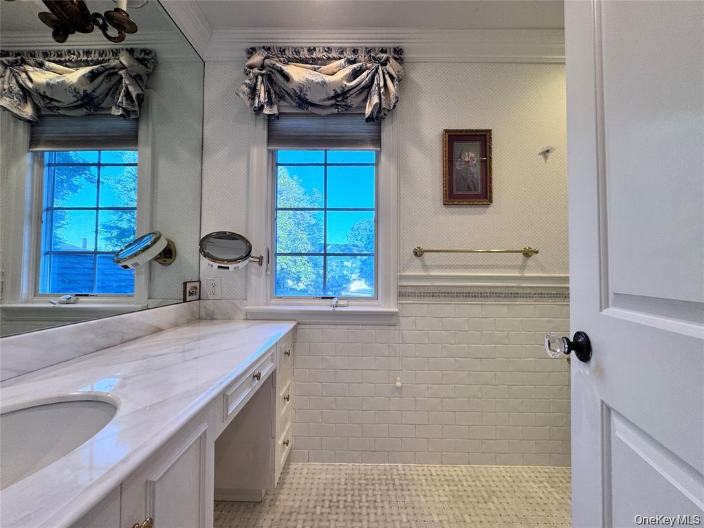 #20 photo, 35 Moss Lane, नासाउ काउंटी Jericho , NY 11753