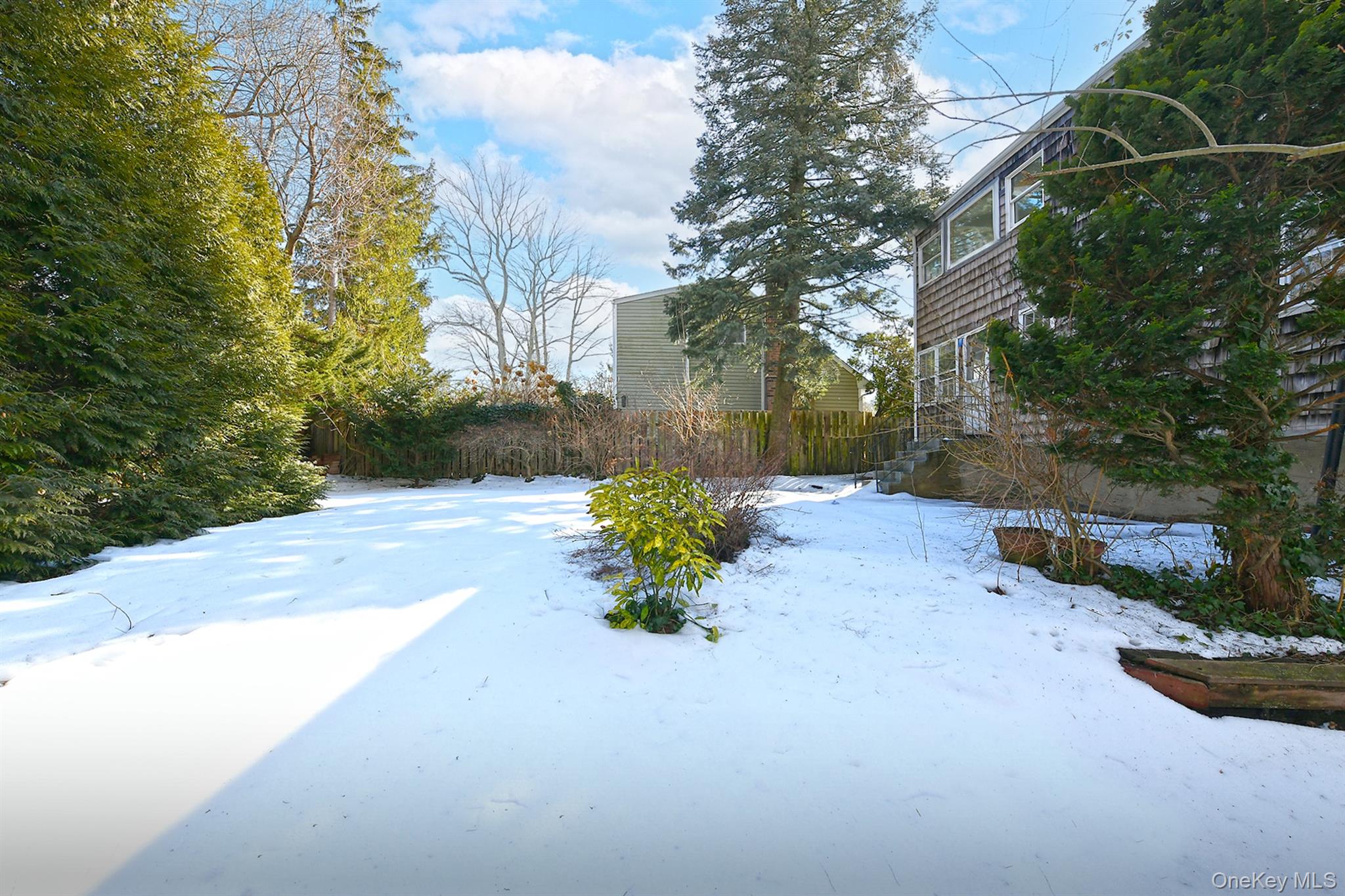 #18 photo, 14 Pocket Court, Northport , NY 11768