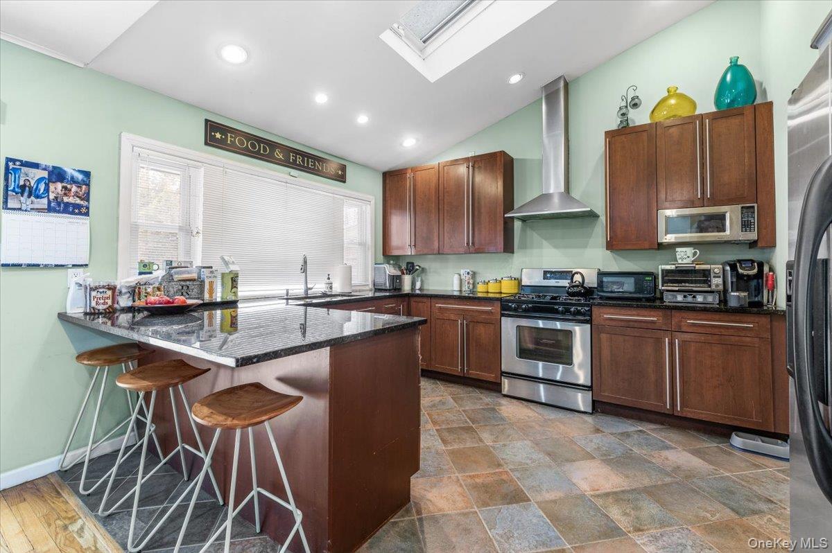 #10 photo, 201 Martin Drive, Syosset , NY 11791