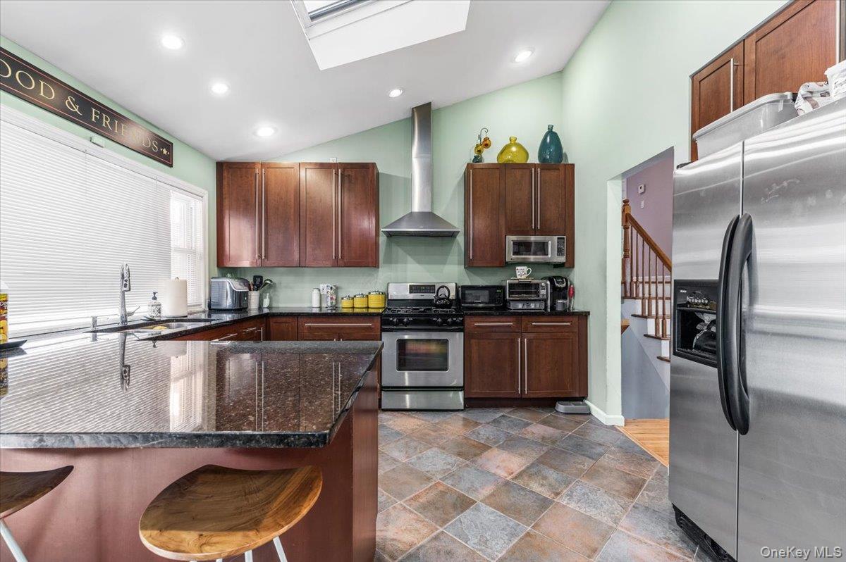 #14 photo, 201 Martin Drive, Syosset , NY 11791