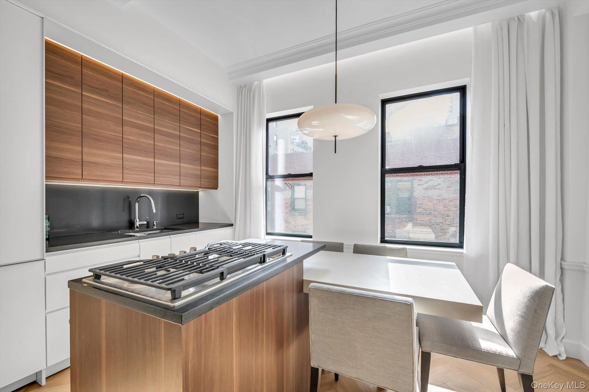 #7 photo, 18 West 70 Street, مانهاتن New York (Manhattan) , NY 10023