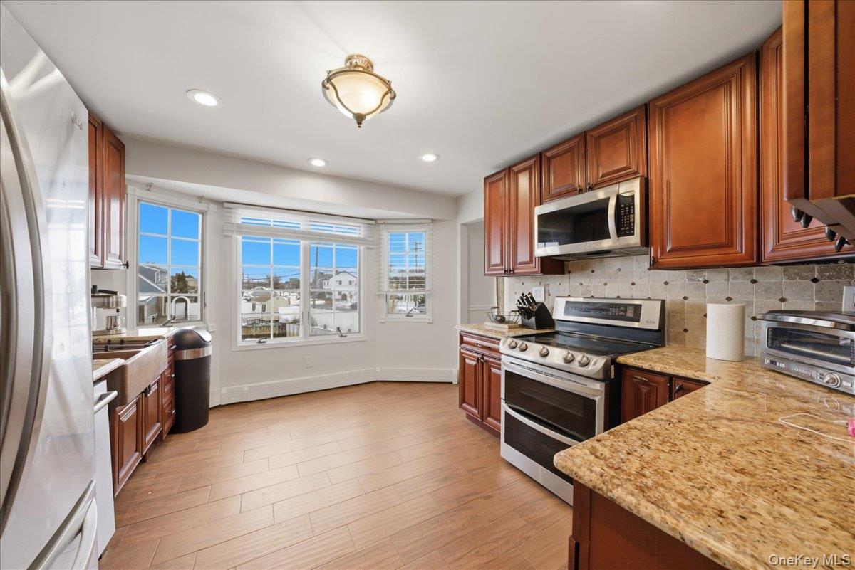 #10 photo, 101 Jetmore Place, Massapequa , NY 11758