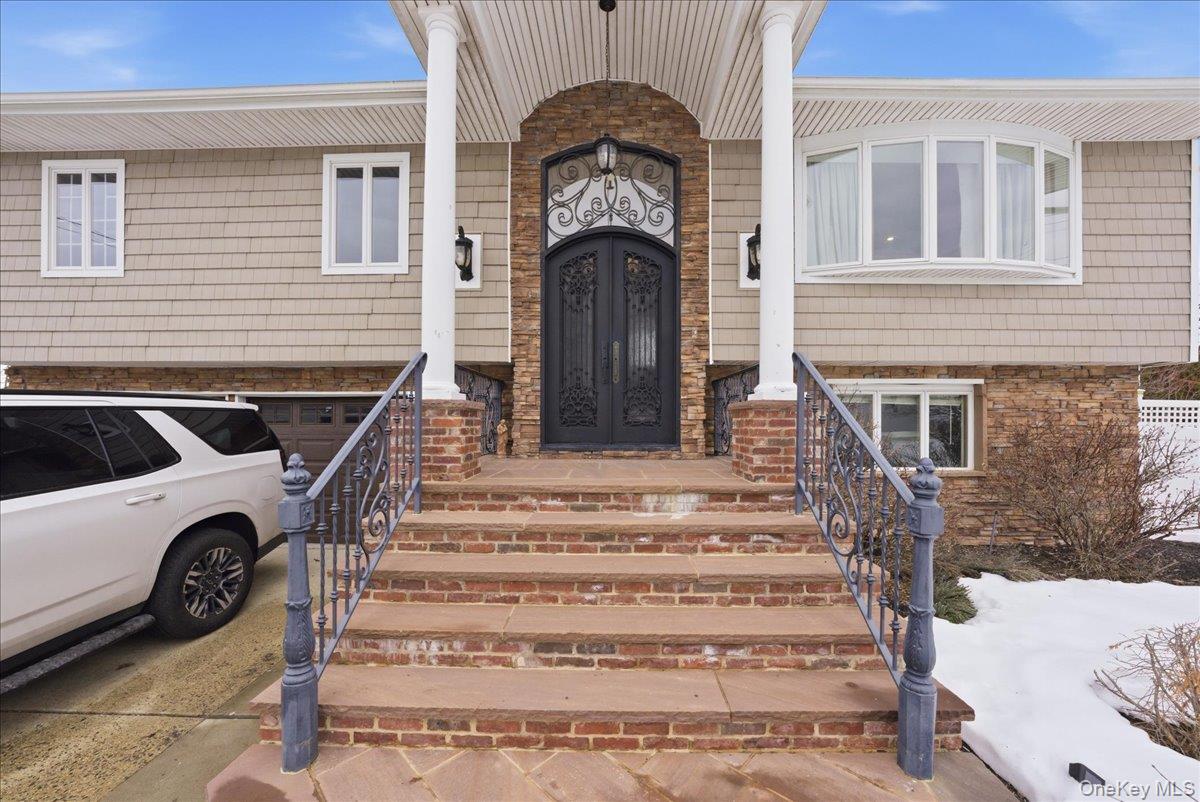 #2 photo, 101 Jetmore Place, Massapequa , NY 11758