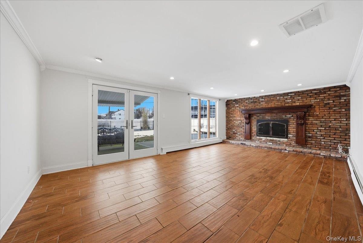 #20 photo, 101 Jetmore Place, Massapequa , NY 11758