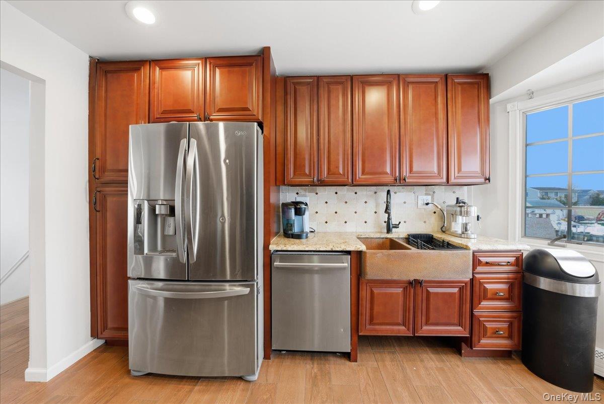 #7 photo, 101 Jetmore Place, Massapequa , NY 11758