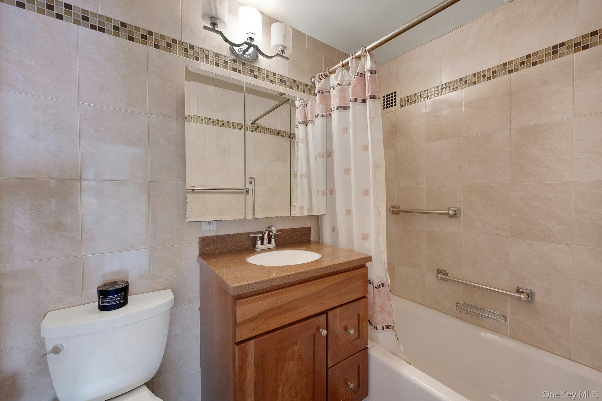 #19 photo, 100 E Hartsdale Avenue, 뉴욕주 Hartsdale , NY 10530