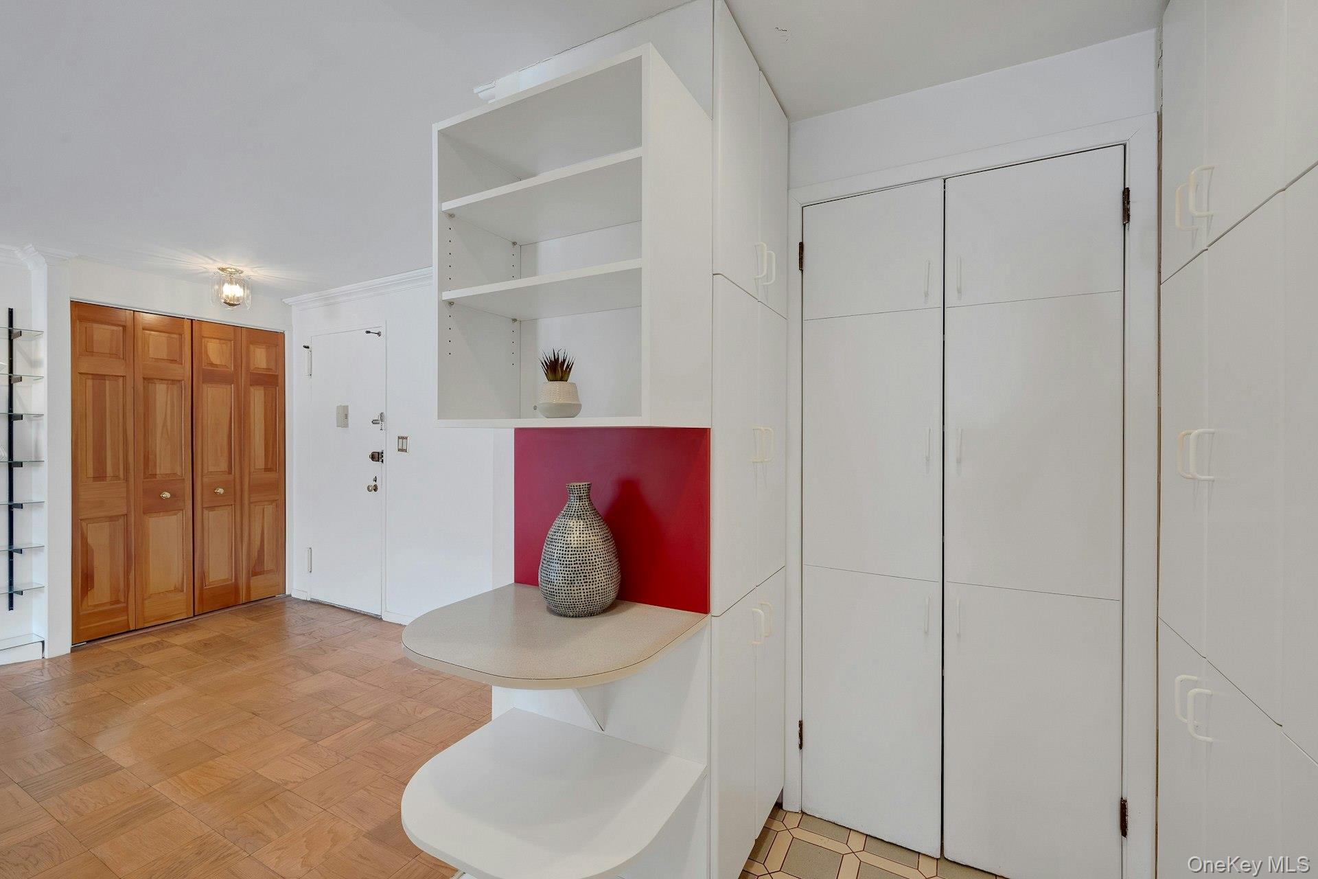 #8 photo, 100 E Hartsdale Avenue, 뉴욕주 Hartsdale , NY 10530