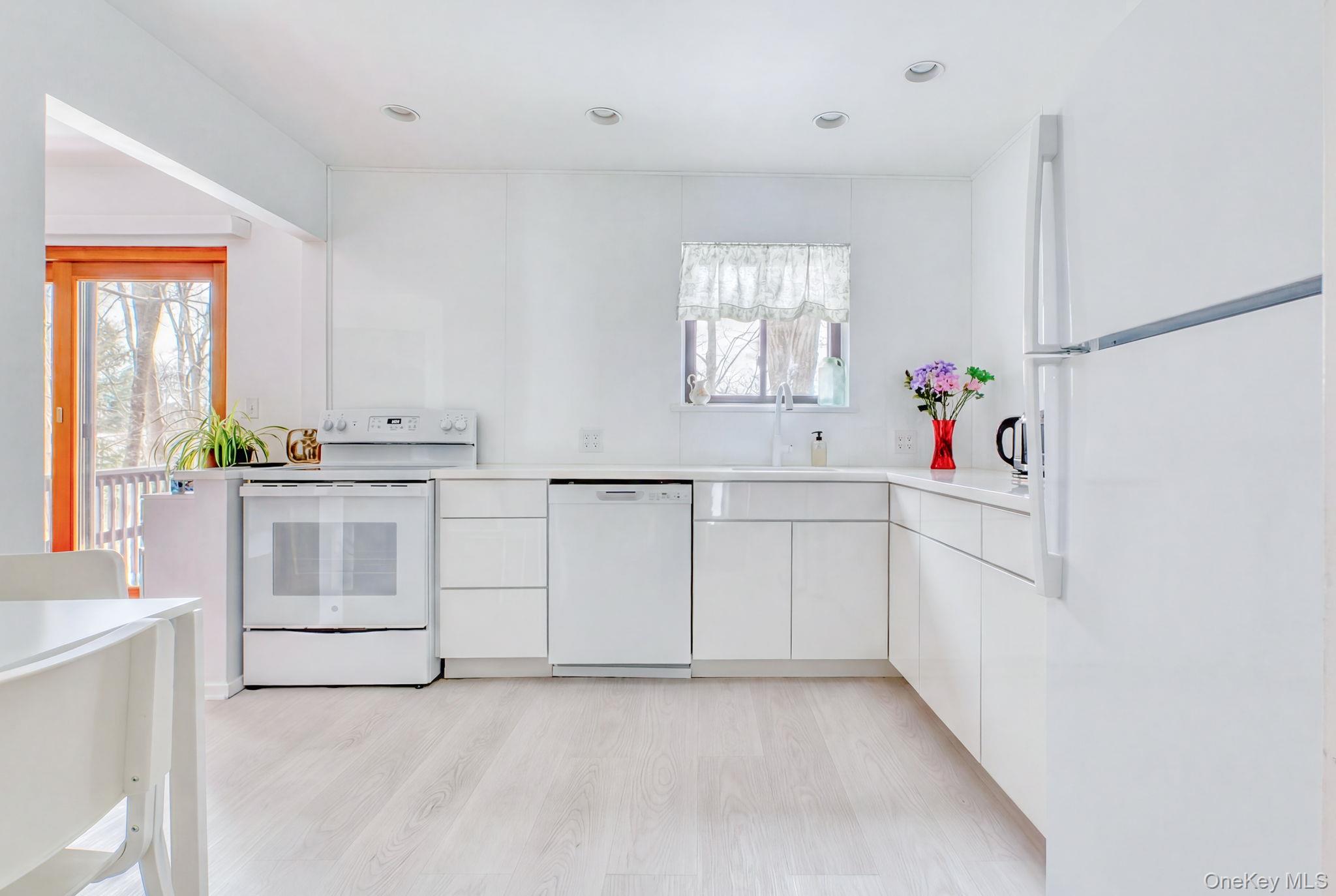 #9 photo, 255 Village Court, Kingston , NY 12401