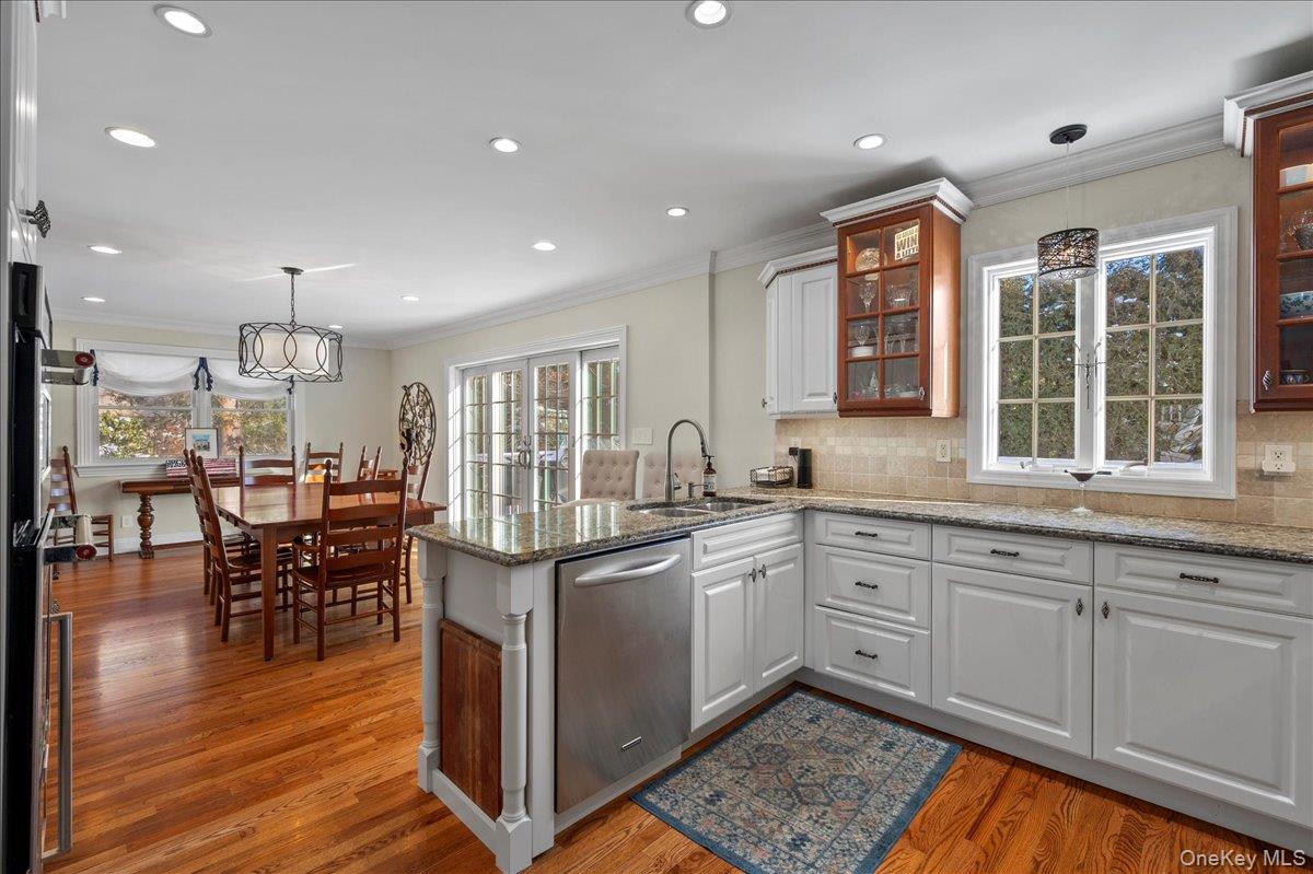 #10 photo, 299 STRATTON Road, New Rochelle , NY 10804