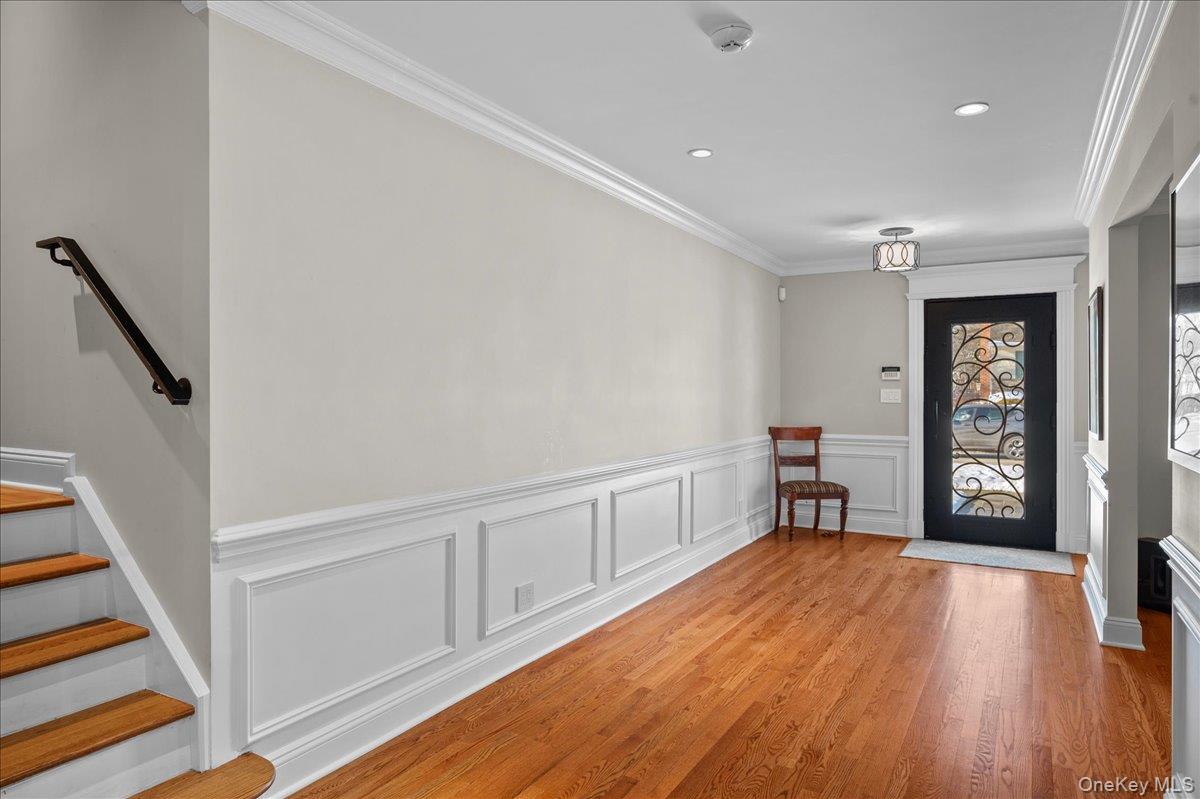 #3 photo, 299 STRATTON Road, New Rochelle , NY 10804