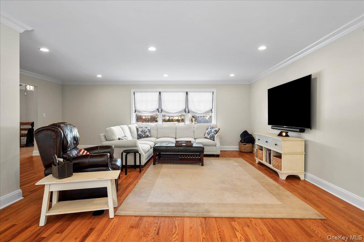 #6 photo, 299 STRATTON Road, New Rochelle , NY 10804