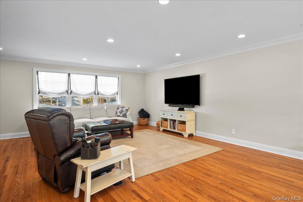 #7 photo, 299 STRATTON Road, New Rochelle , NY 10804