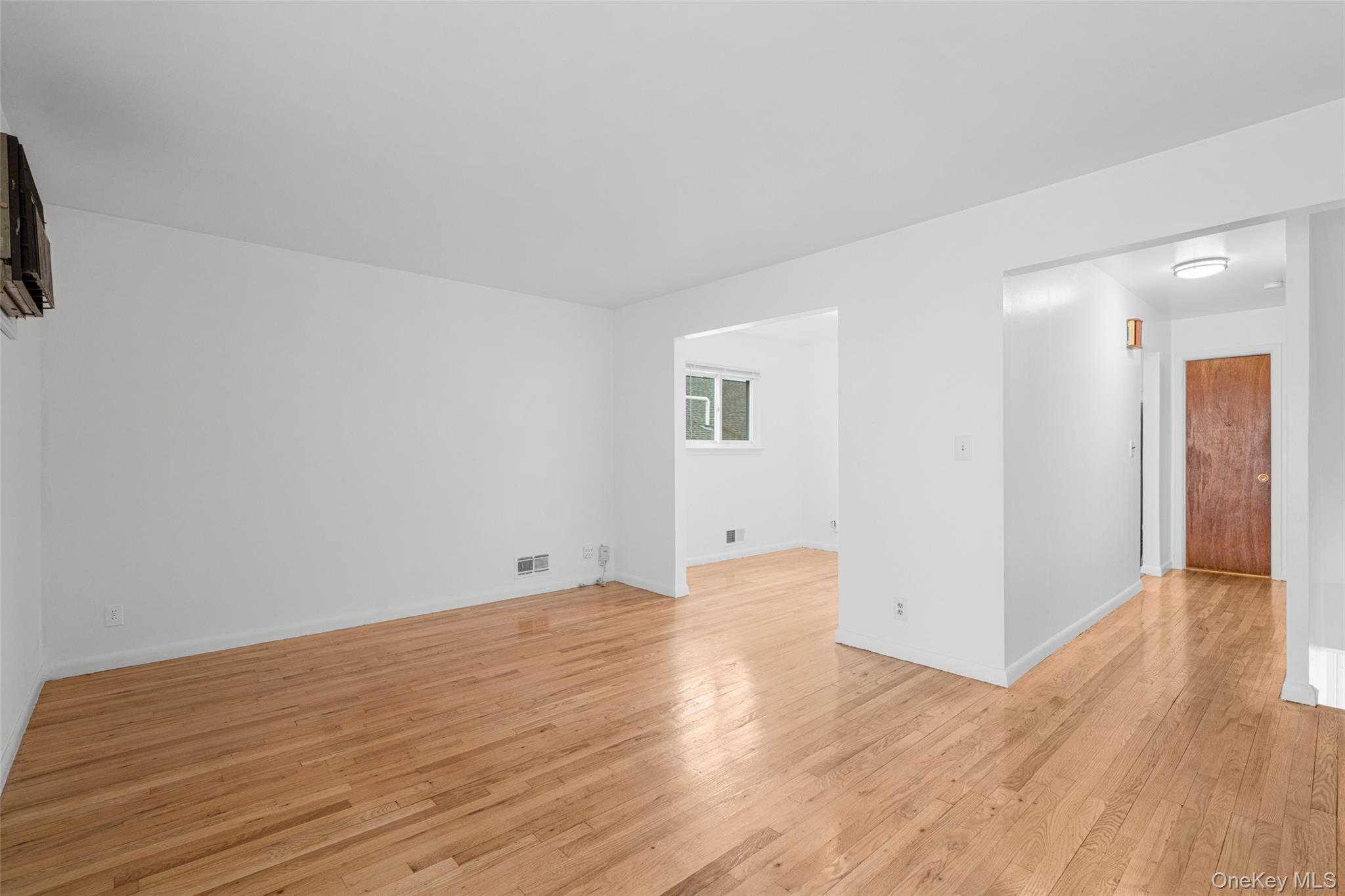 #3 photo, 34 Lockwood Avenue, Yonkers , NY 10701