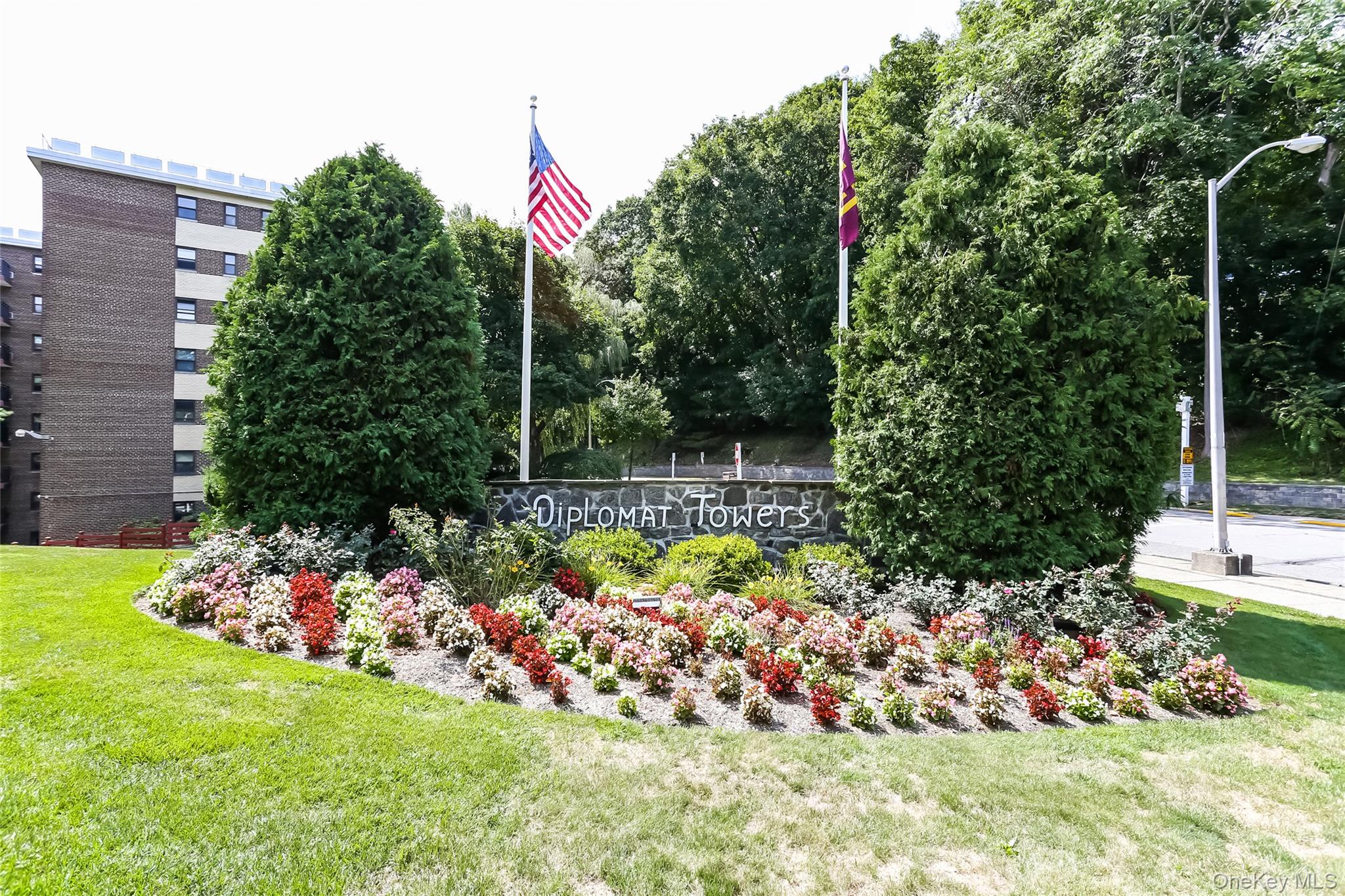 #1 photo, 100 Diplomat Drive, 뉴욕주 Mount Kisco , NY 10549