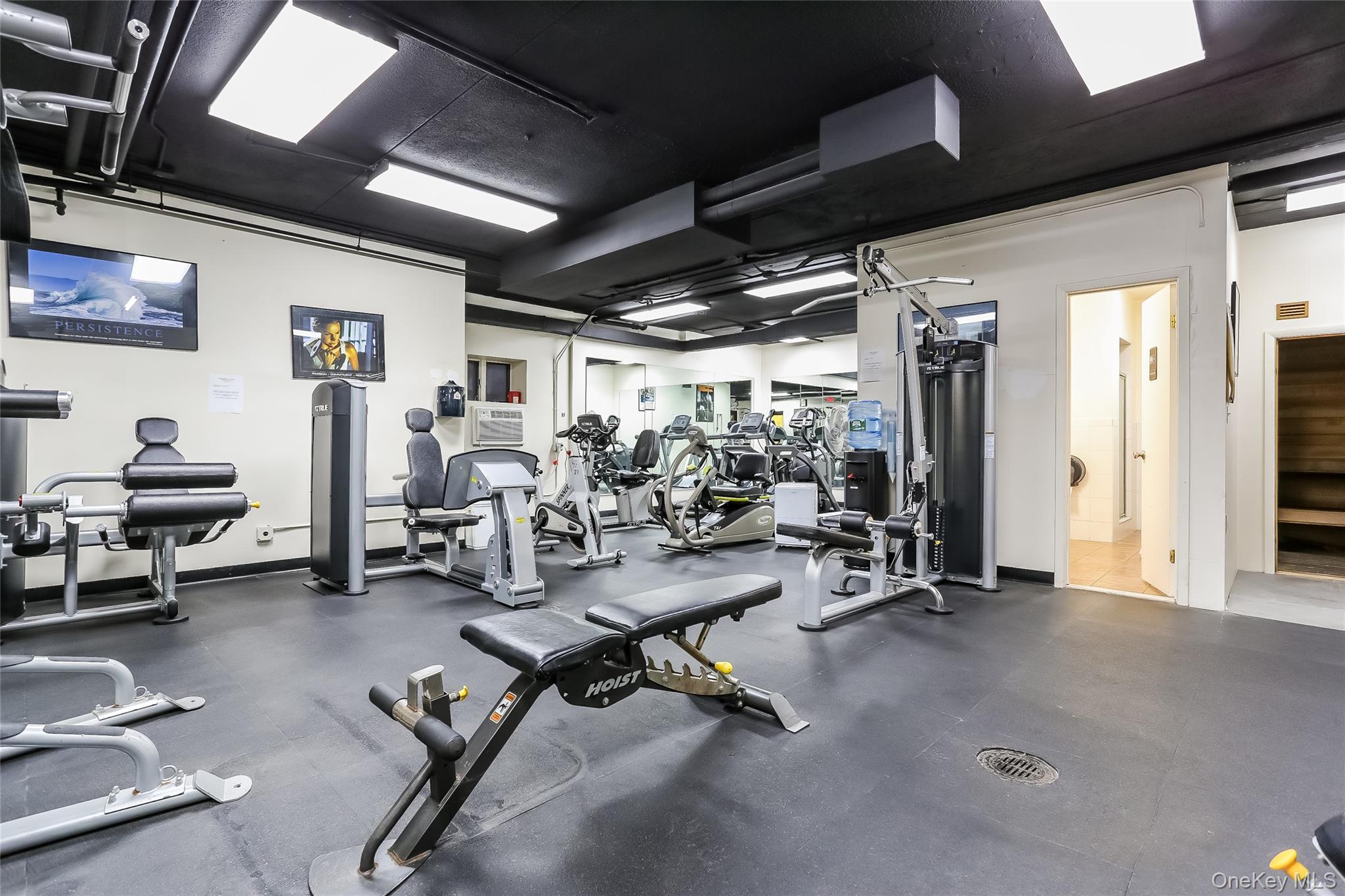 #10 photo, 100 Diplomat Drive, 뉴욕주 Mount Kisco , NY 10549