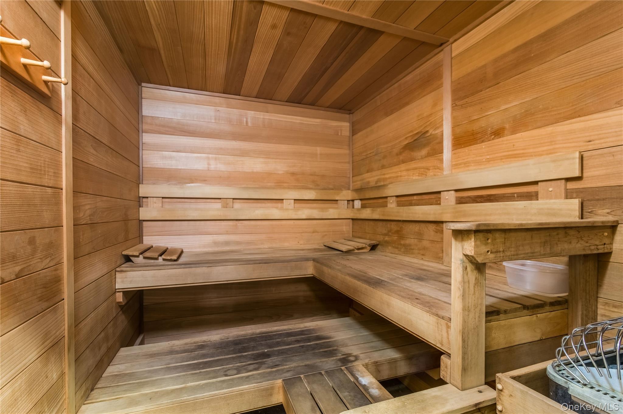 #11 photo, 100 Diplomat Drive, 뉴욕주 Mount Kisco , NY 10549