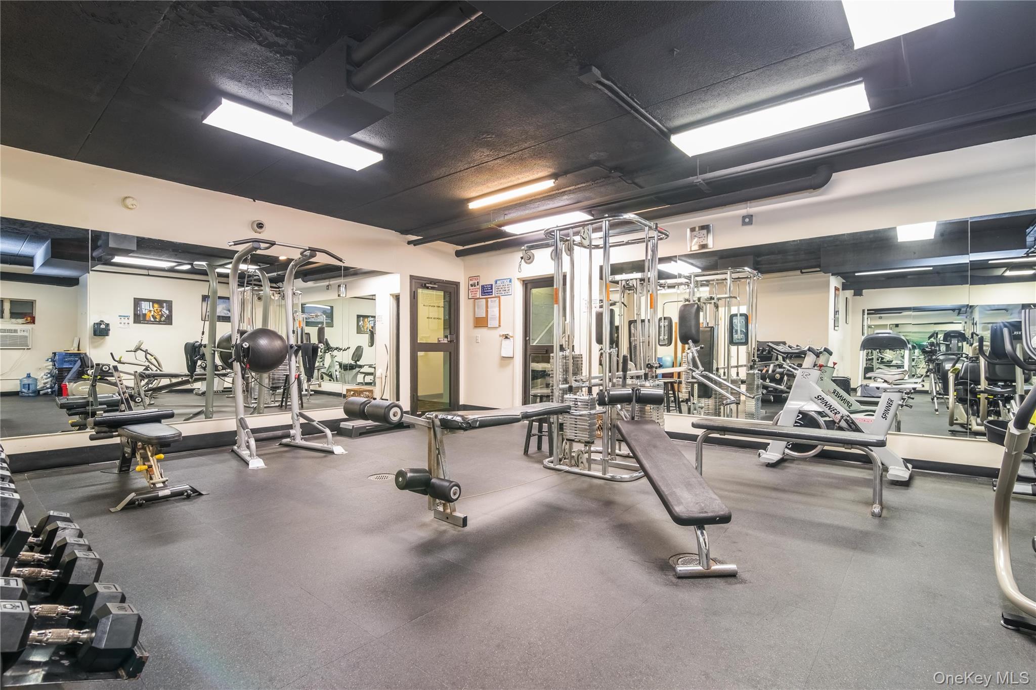 #9 photo, 100 Diplomat Drive, 뉴욕주 Mount Kisco , NY 10549