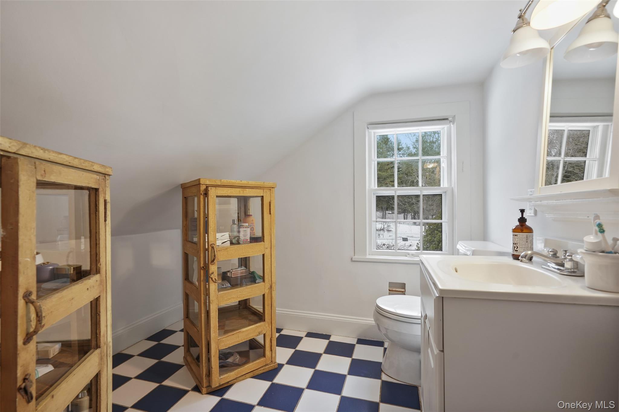 #18 photo, 908 Old Post Road, Bedford , NY 10506