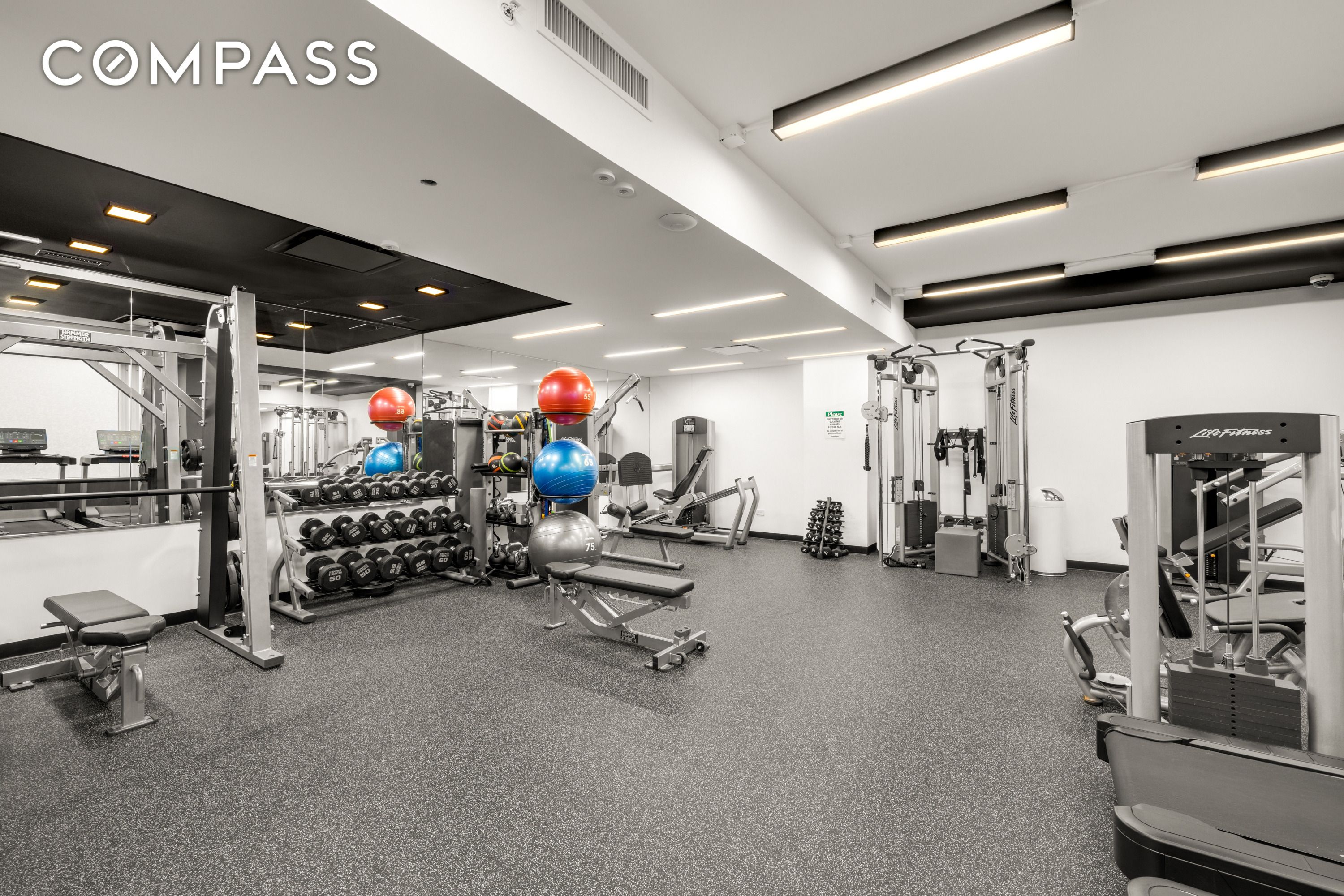 #11 photo, 330 Spring Street, Манхэттен ‖ Hudson Square , NY 10013