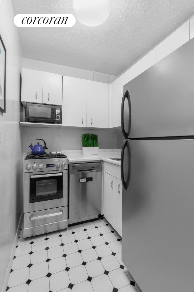 #5 photo, 520 E 81ST Street, Yorkville , NY 10028