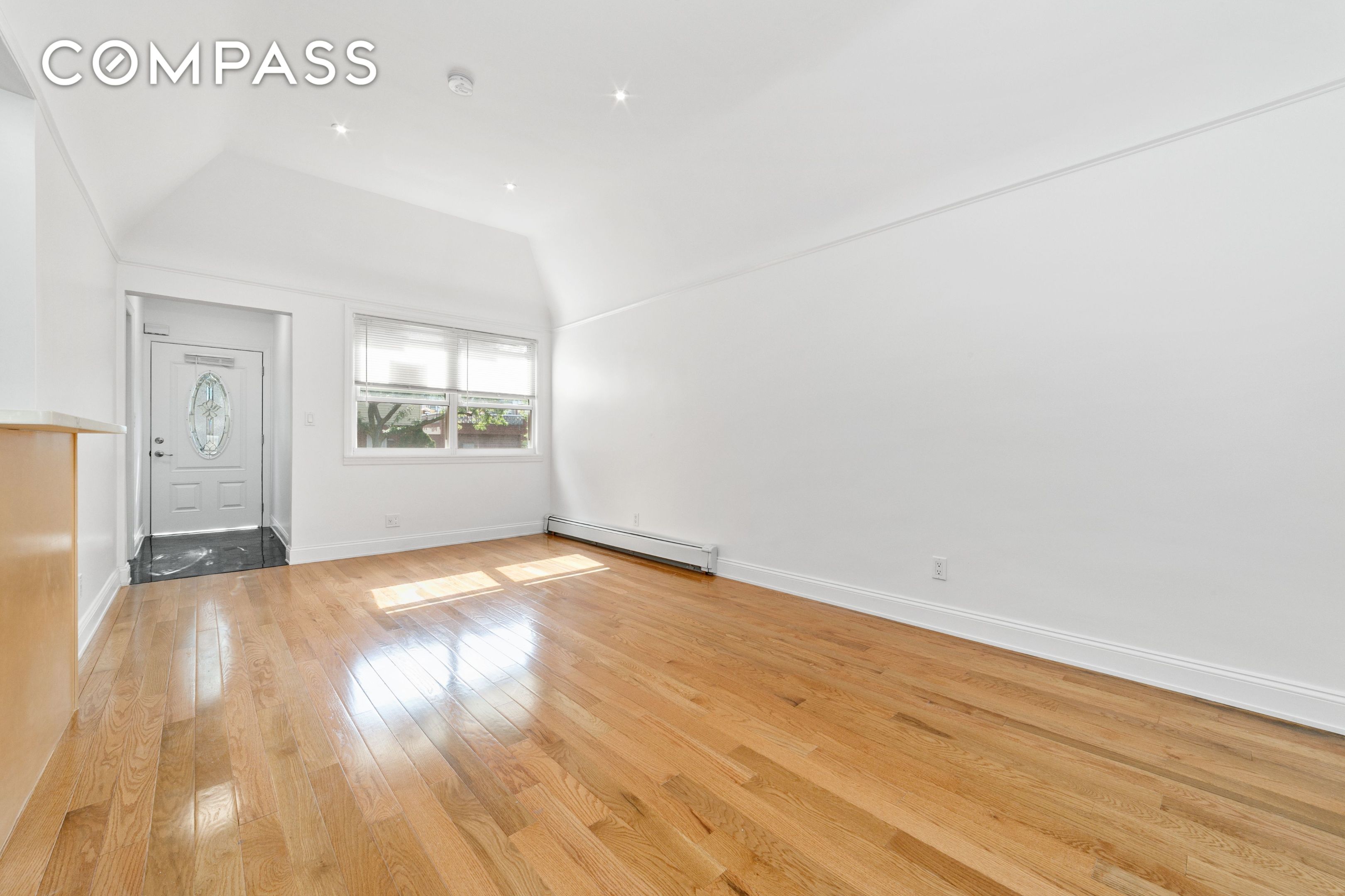 #6 photo, 24-41 82nd Street, 뉴욕퀸즈 Jackson Heights , NY 11370