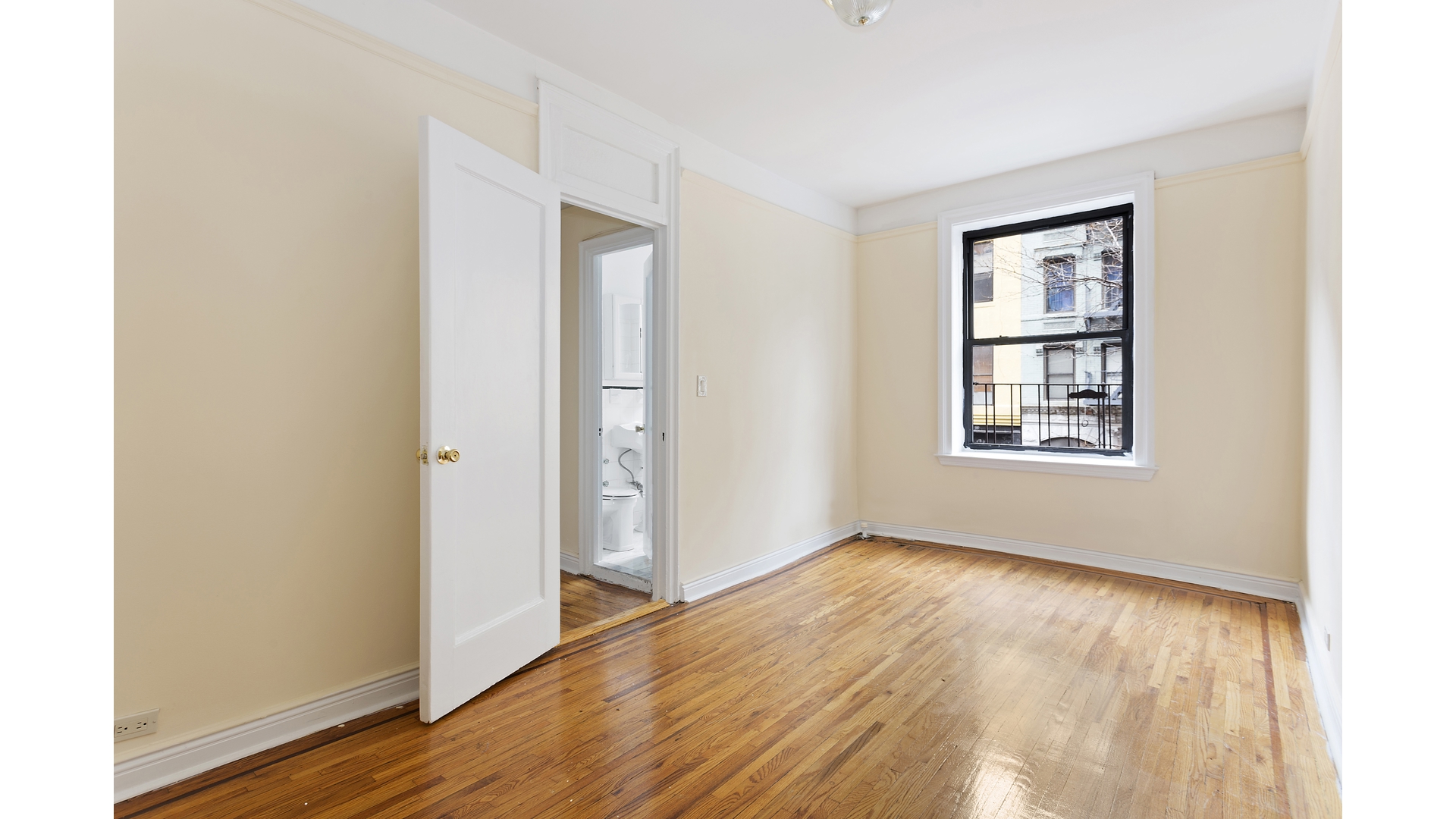 #2 photo, 414 W 44TH Street, Hell's Kitchen , NY 10036