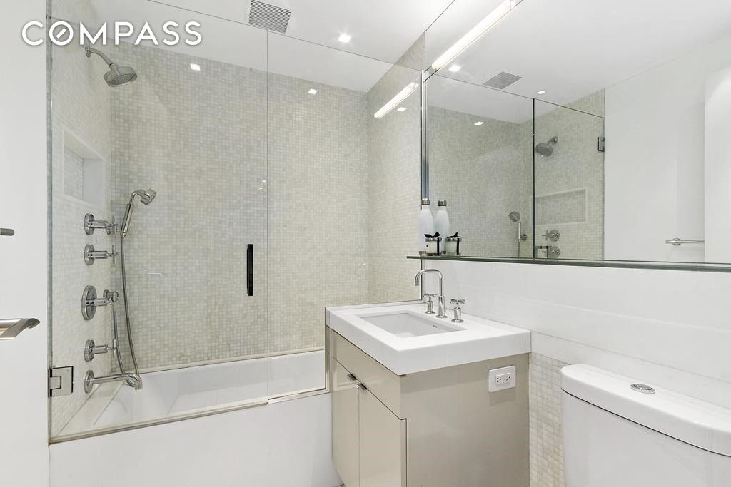 #13 photo, New York City, East Village , NY 10009