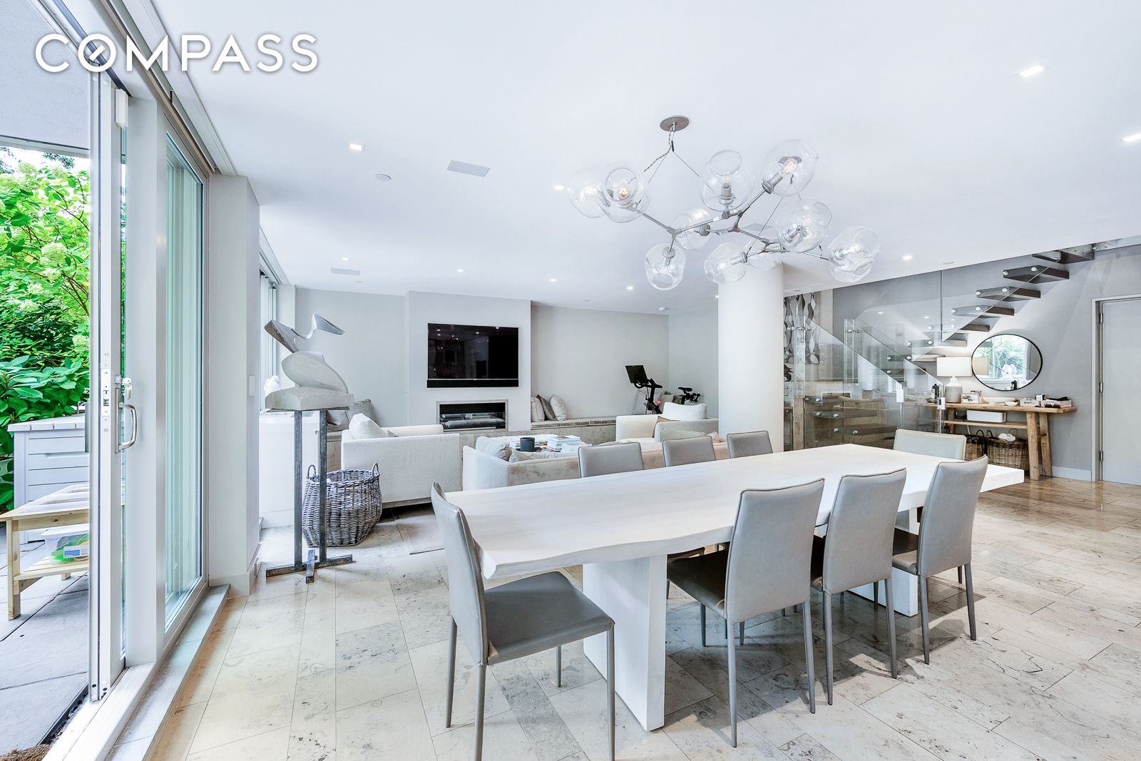 #6 photo, New York City, East Village , NY 10009