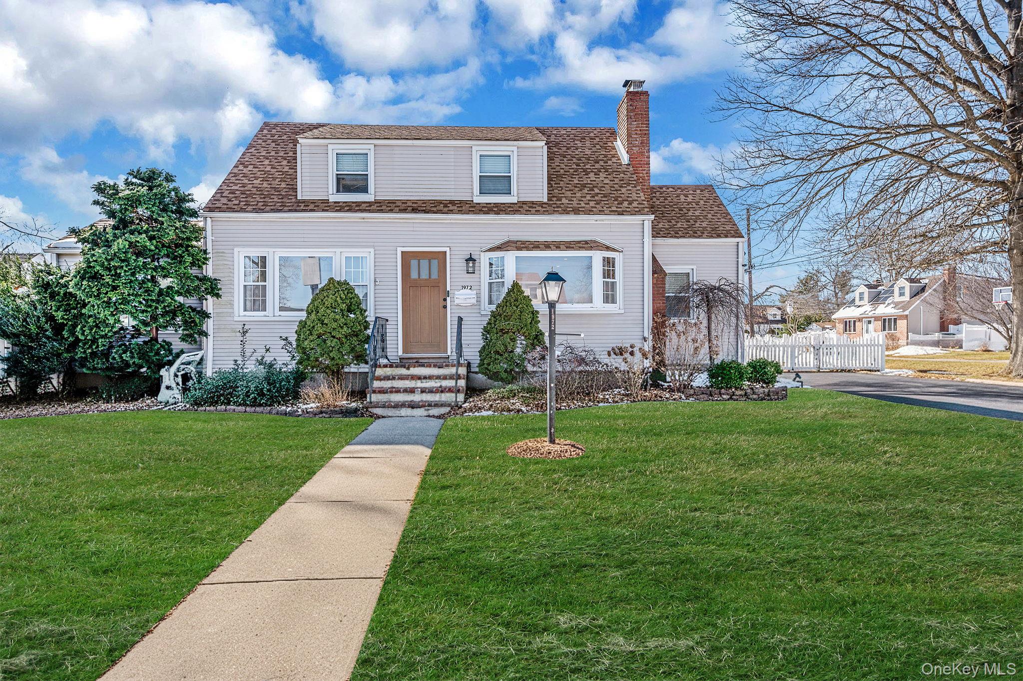 #1 photo, 1972 Russell Street, North Bellmore , NY 11710