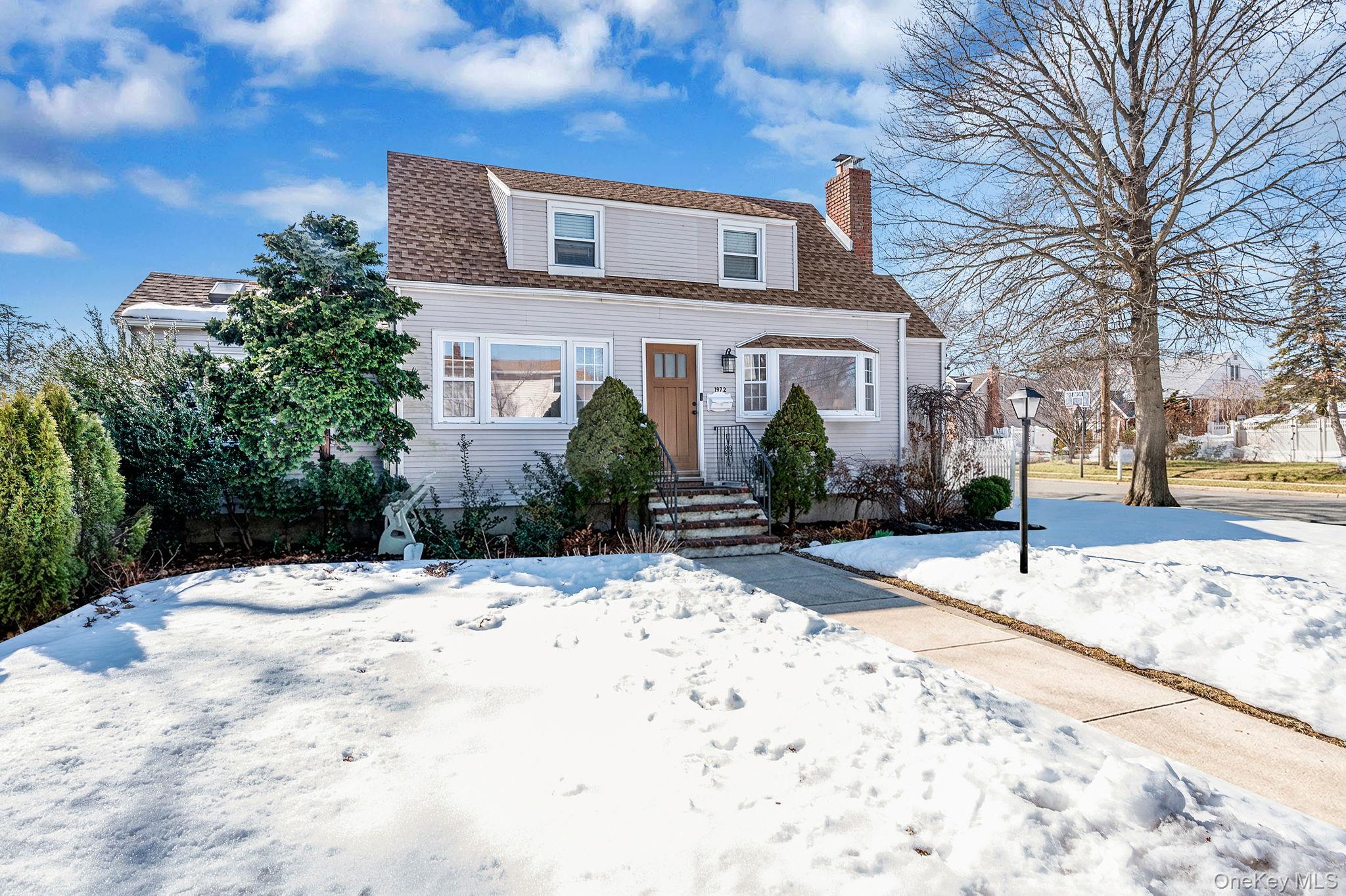 #4 photo, 1972 Russell Street, North Bellmore , NY 11710