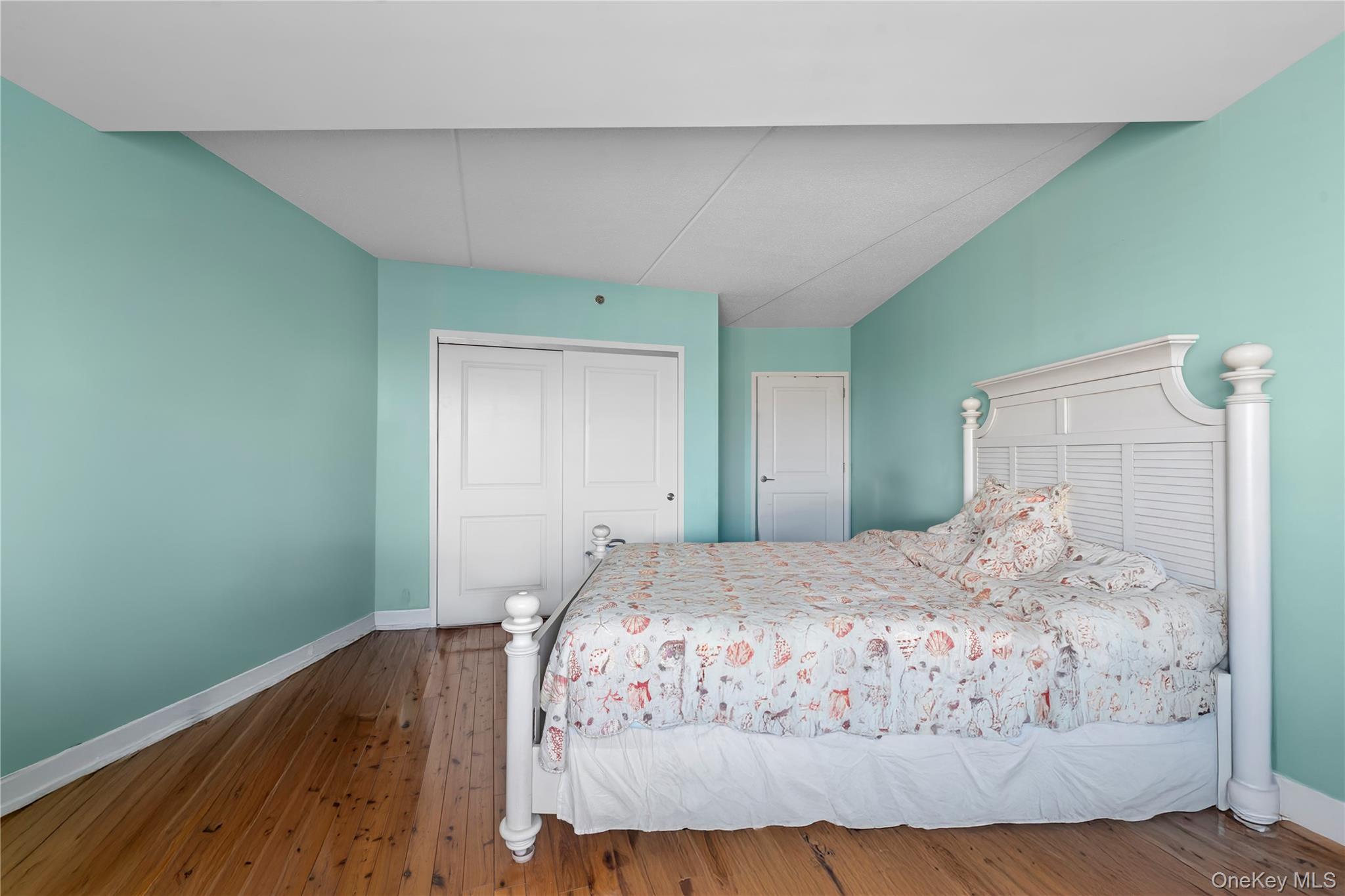 #15 photo, 136 Beach 117th Street, कुईंस Rockaway Park , NY 11694