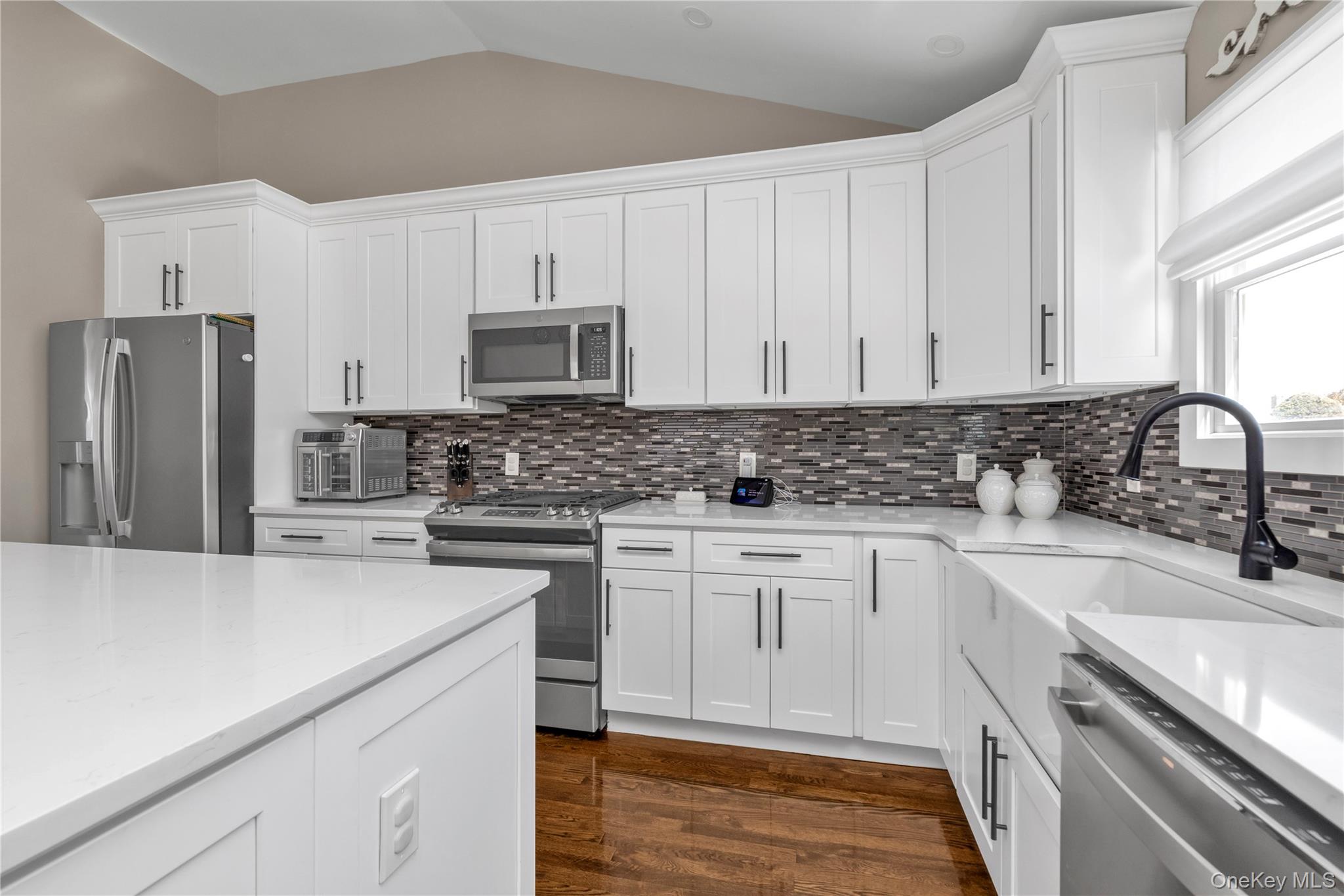 #10 photo, 5 W End Avenue, מחוז נסאו Massapequa , NY 11758