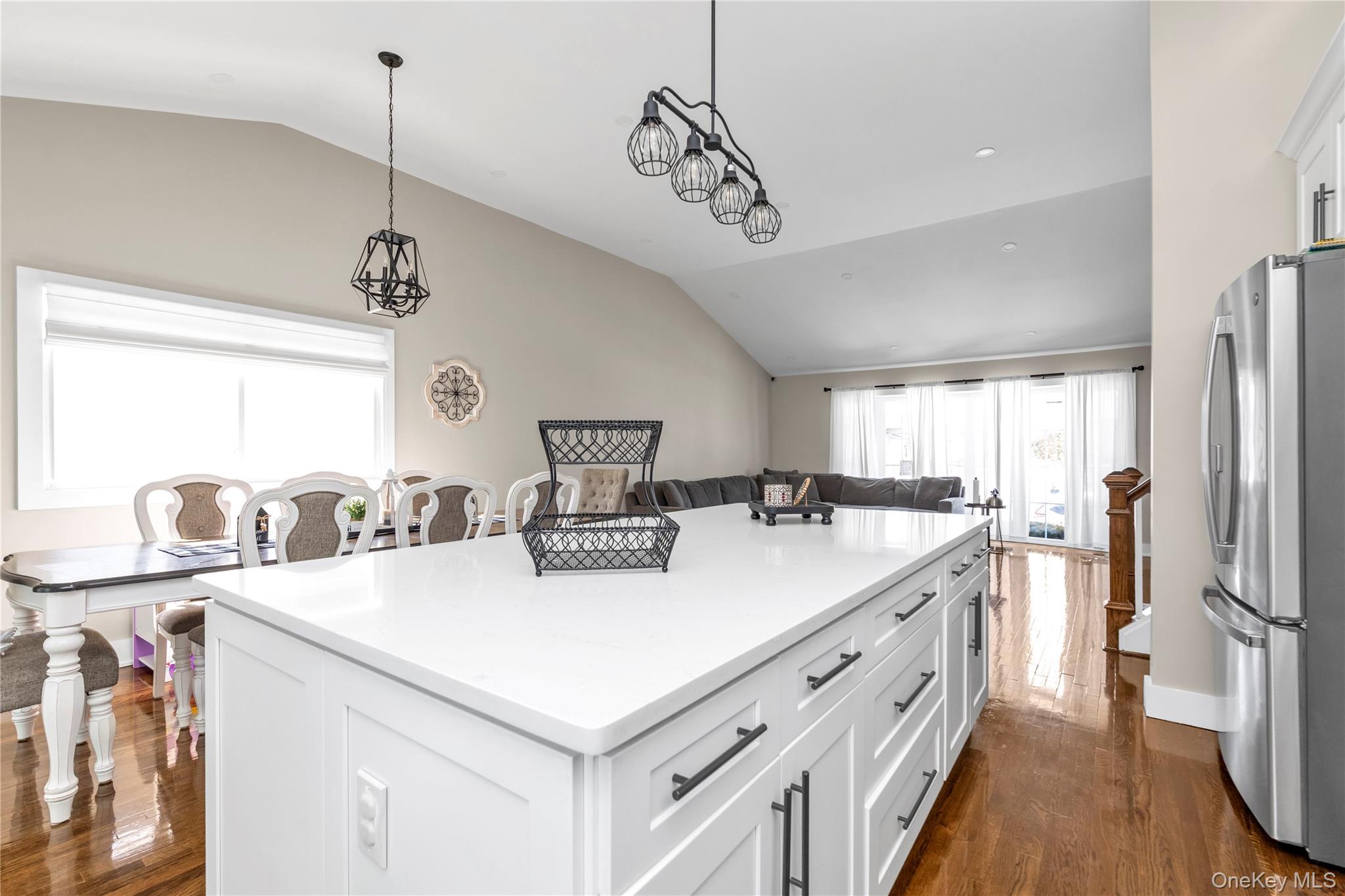 #13 photo, 5 W End Avenue, מחוז נסאו Massapequa , NY 11758